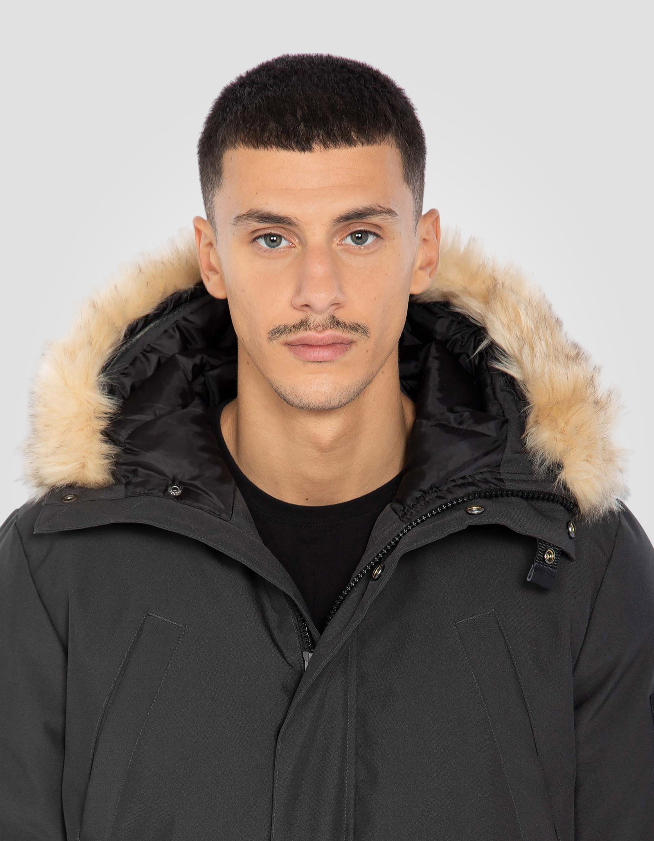 Parka courte anthracite à capuche avec fausse fourrure-6