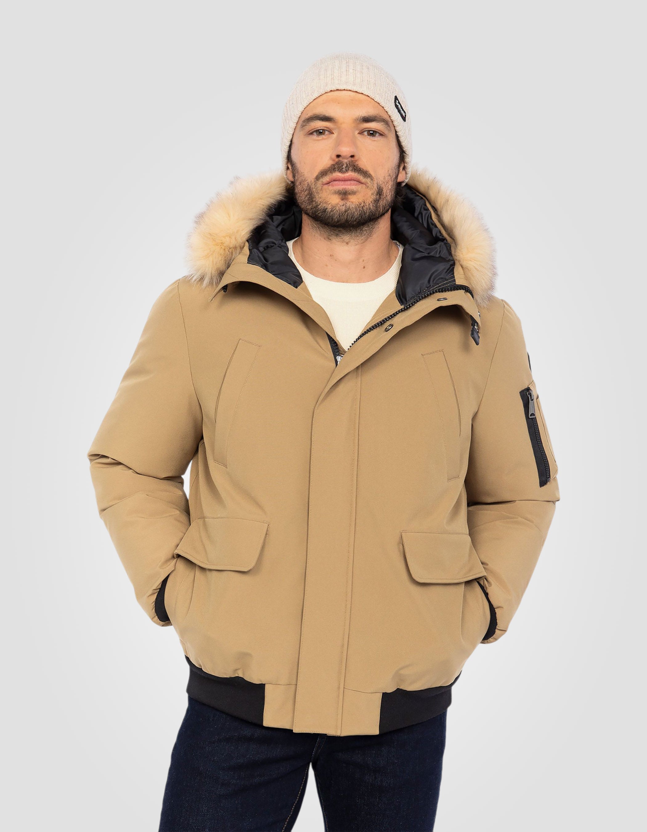 Parka beige corto encapuchado con pelaje falso-4