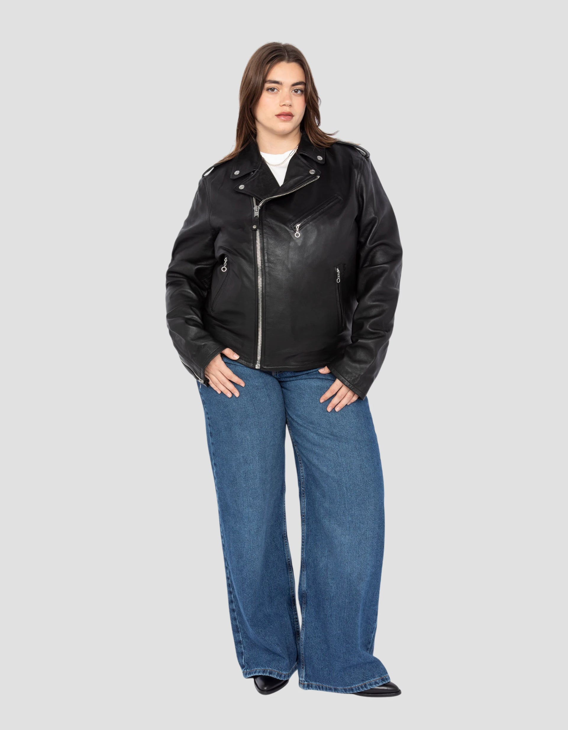 lc1140w__black__p1.webp?v=