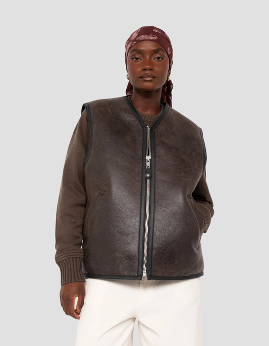 Gilet marrone scuro senza maniche in montone double-face