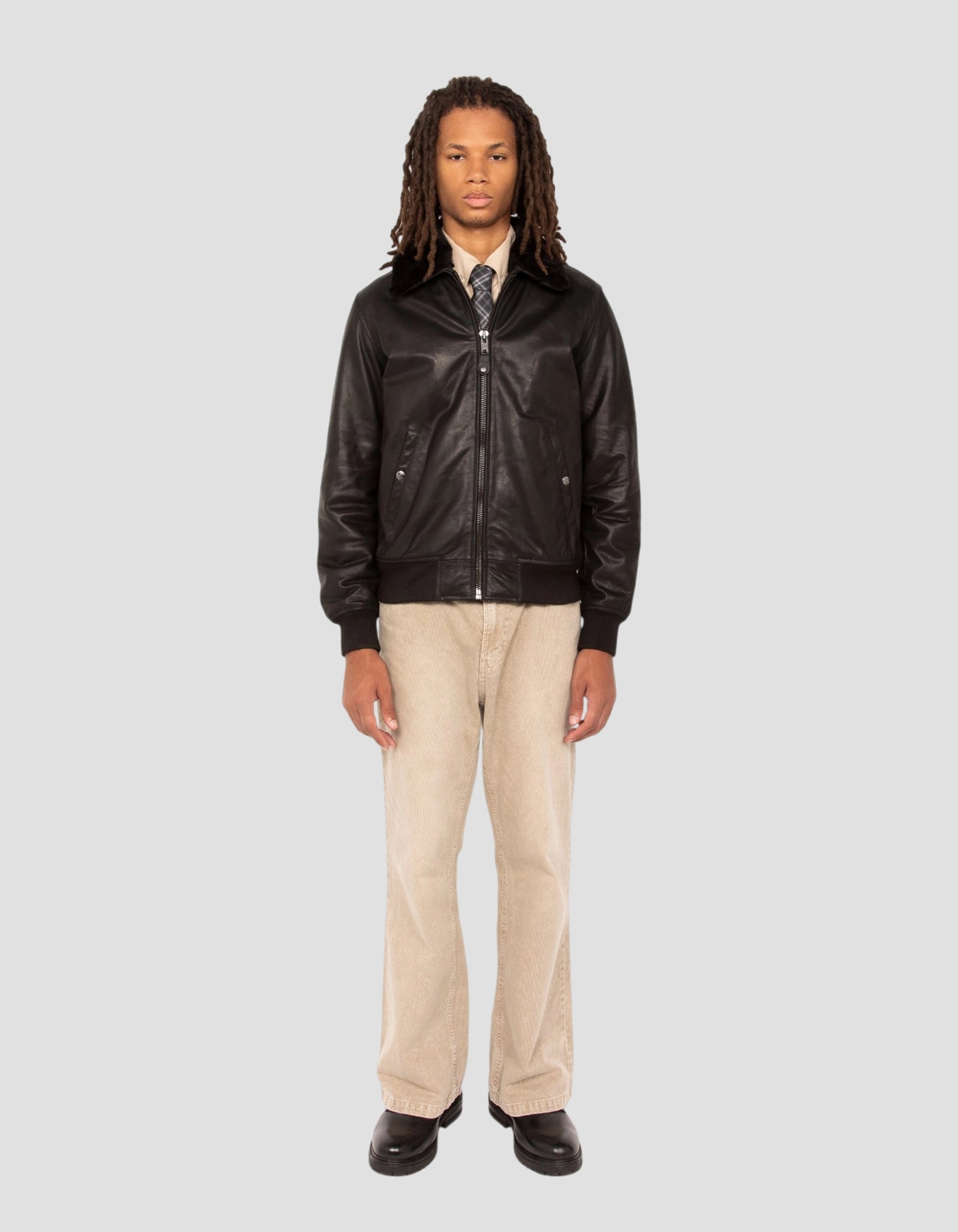 Schwarze Pilotenjacke, Büffelleder