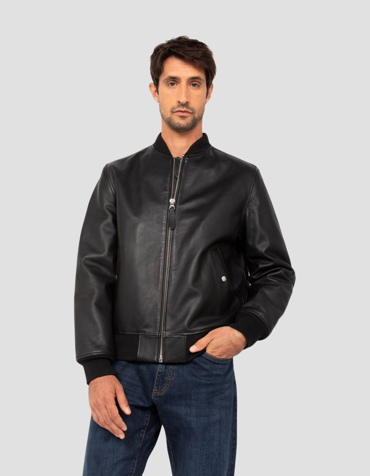 Lässige schwarze Jacke aus Rindsleder