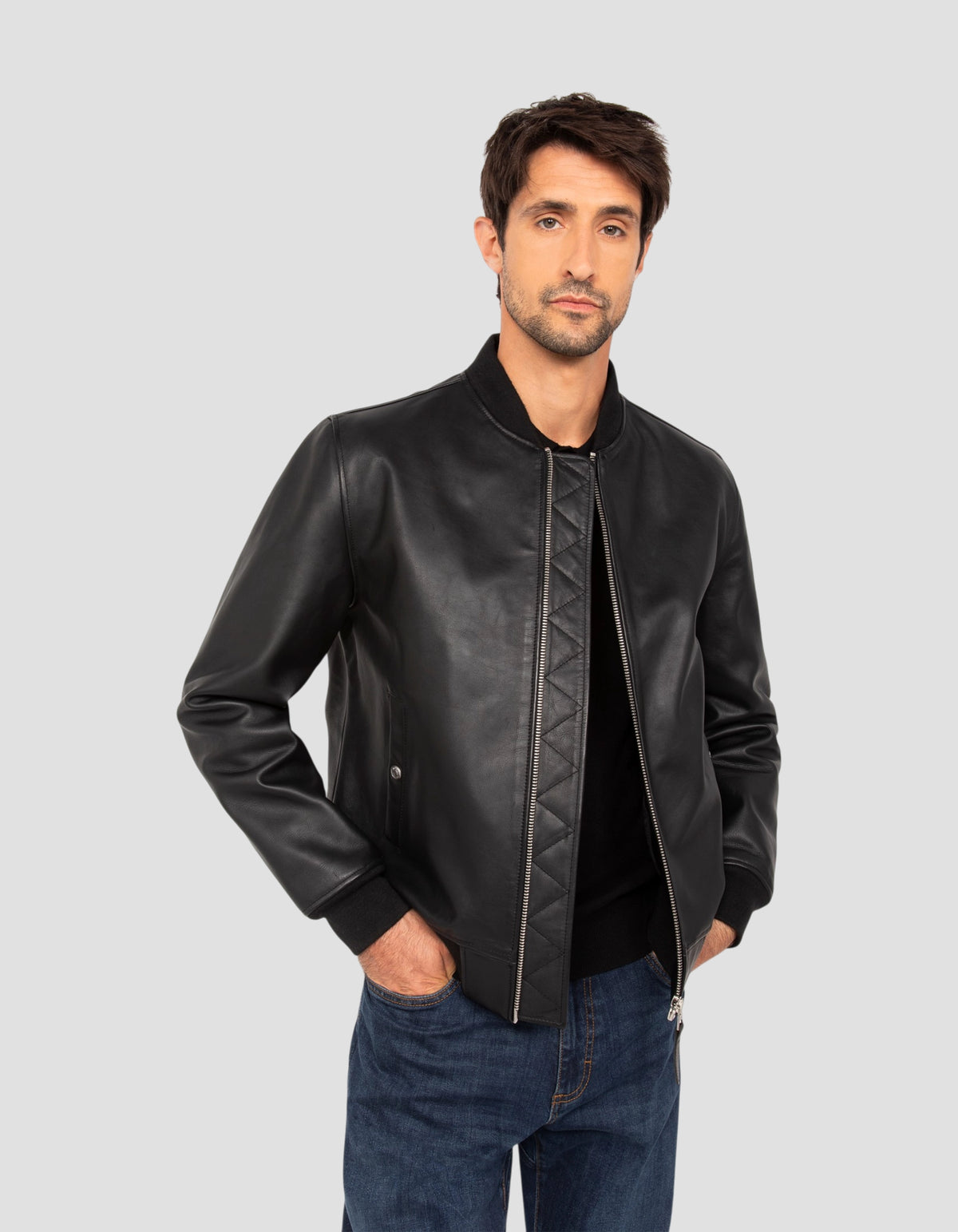 Lässige schwarze Jacke aus Rindsleder