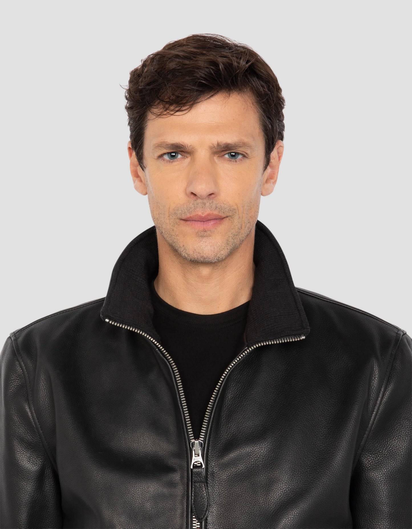 Blouson noir rétro, cuir de vachette grainé