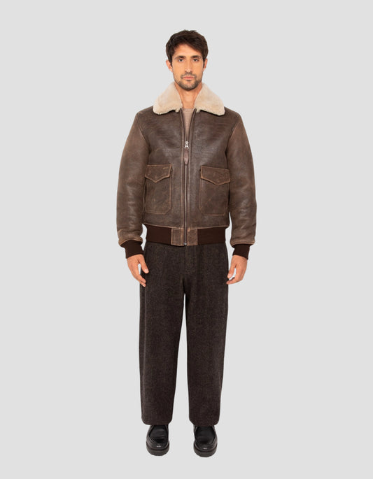 Braune Pilotenjacke aus gewachsenem Lammfell