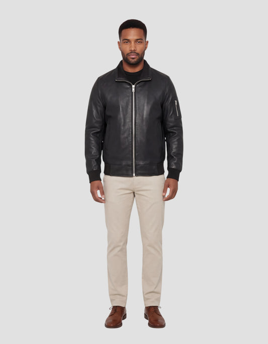 Schwarze Jacke mit Stehkragen, Lammfell