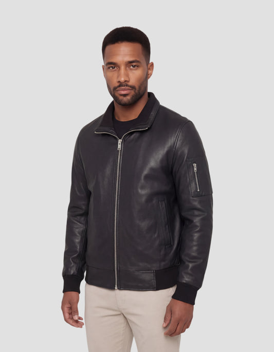 Schwarze Jacke mit Stehkragen, Lammfell