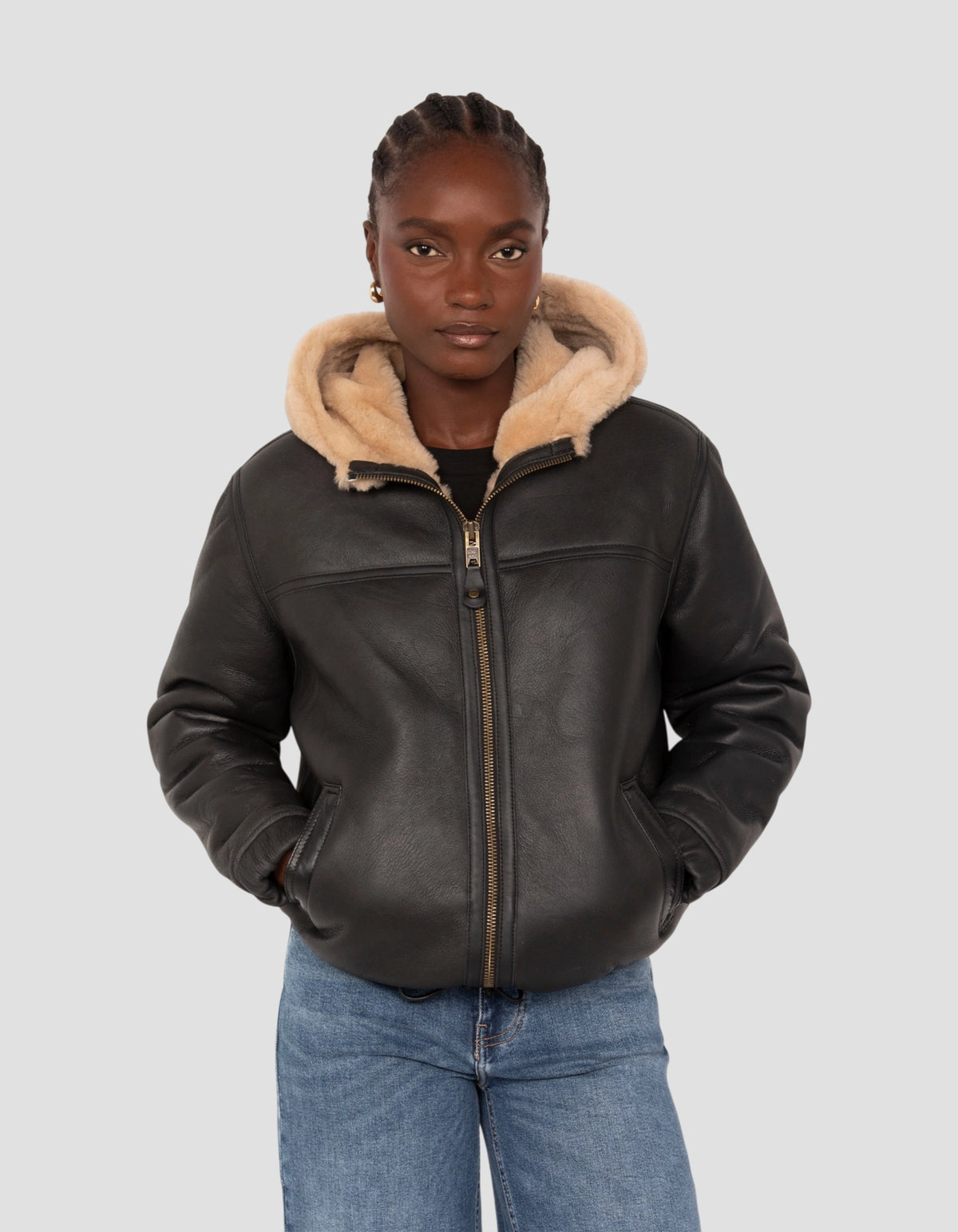 Giubbotto bomber nero e beige con cappuccio in montone double face-3
