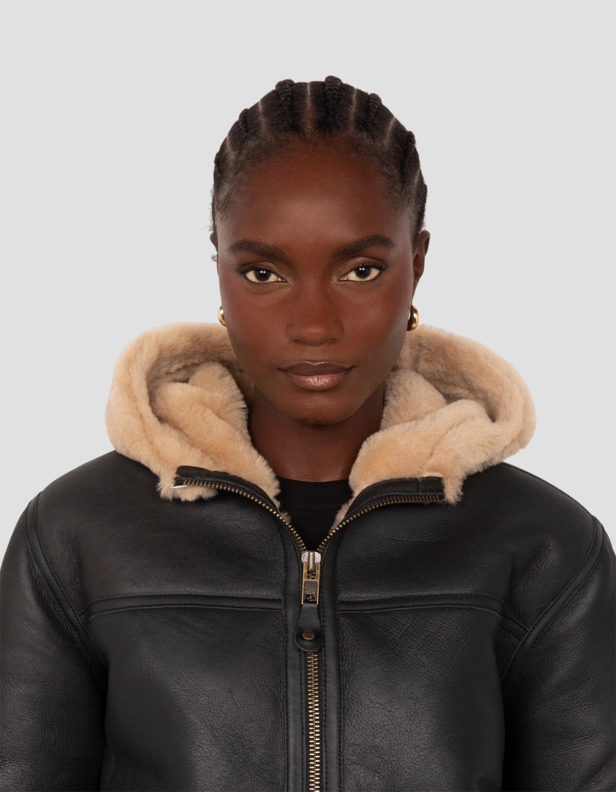 Giubbotto bomber nero e beige con cappuccio in montone double face-5