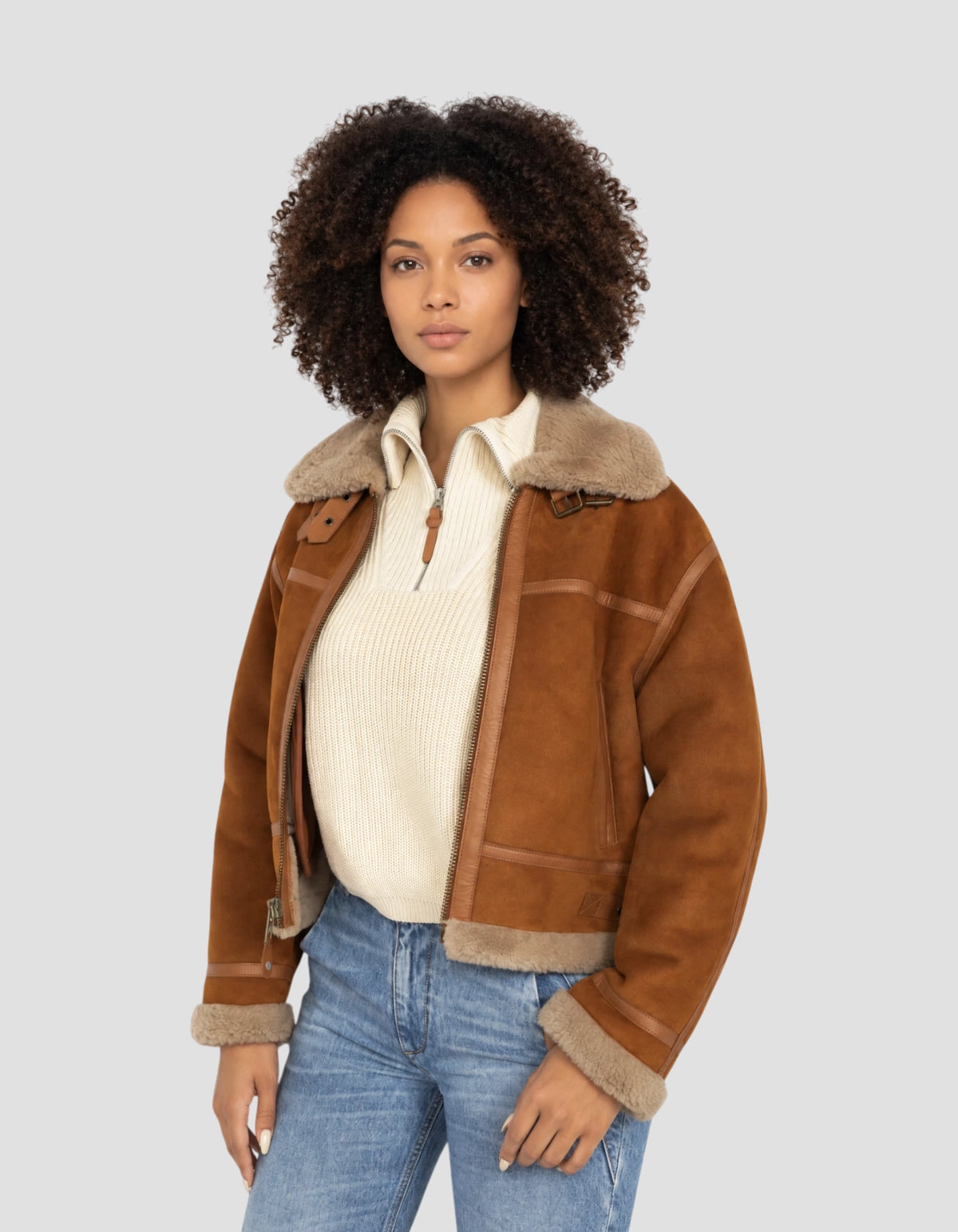 Kurze B-3-Bomberjacke in Zimtbraun aus beidseitigem Velours-Lammfell-4