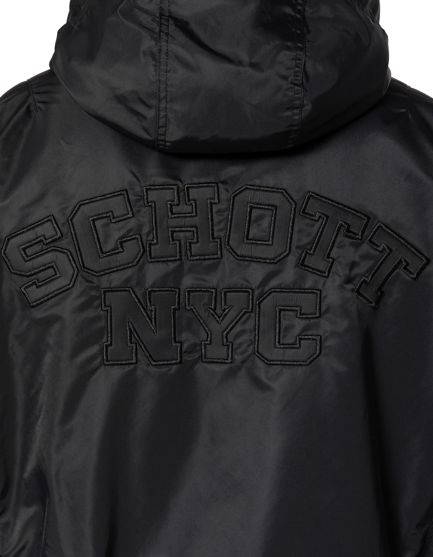 Schwarzer Bomber mit recyceltem Nylon gewaschen