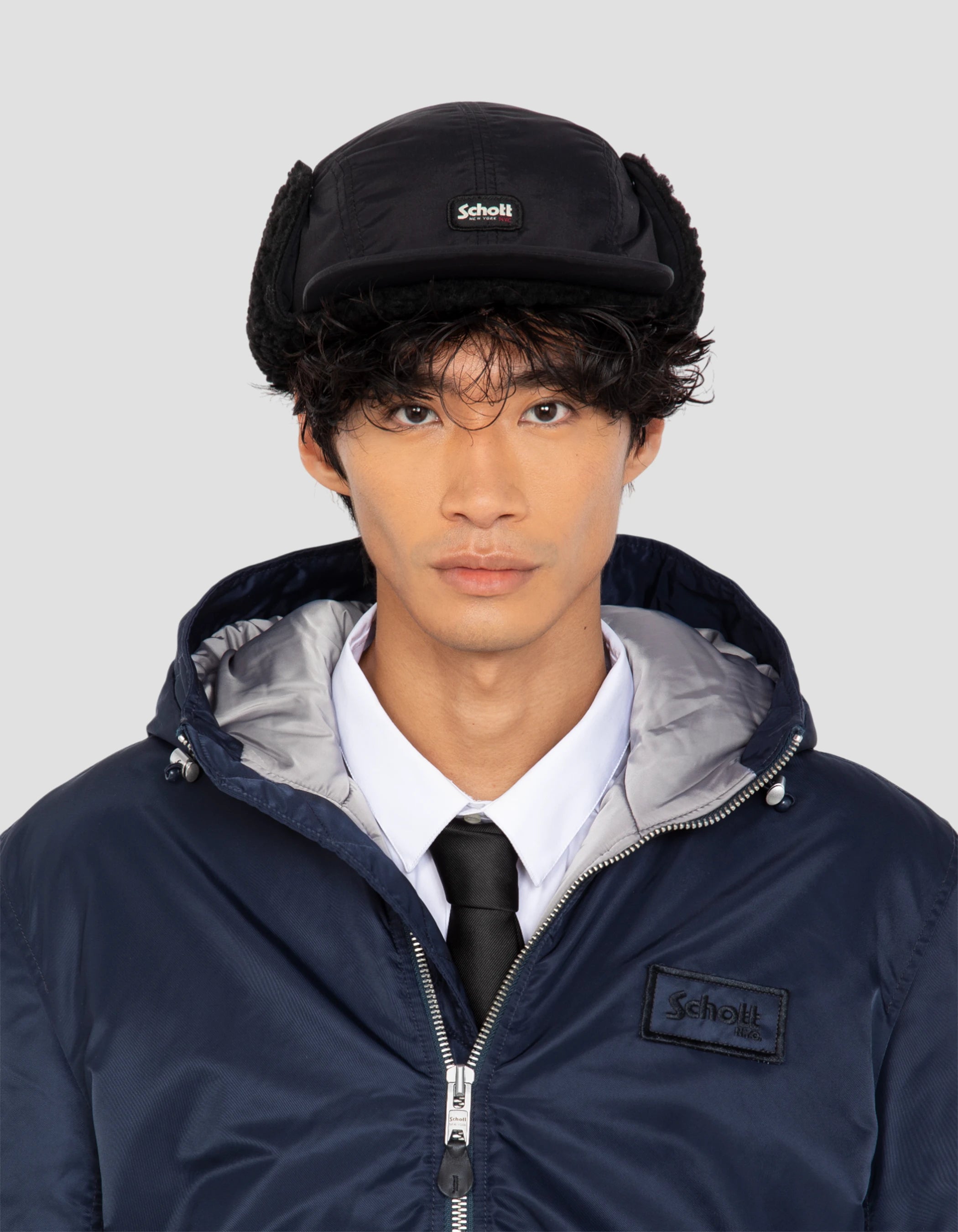 Dunkler dunkelblauer Bomber mit recycelter Nylonhaube gewaschen-5