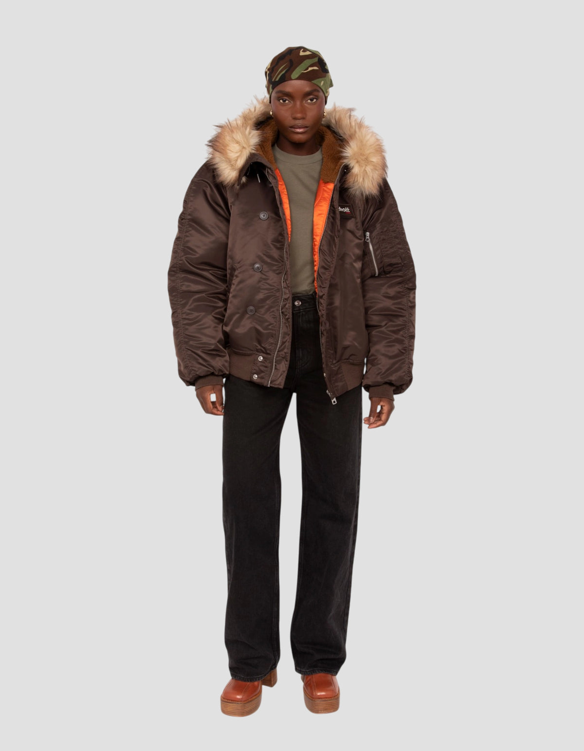 Chaqueta snorkel N2B marrón con capucha, corte oversize