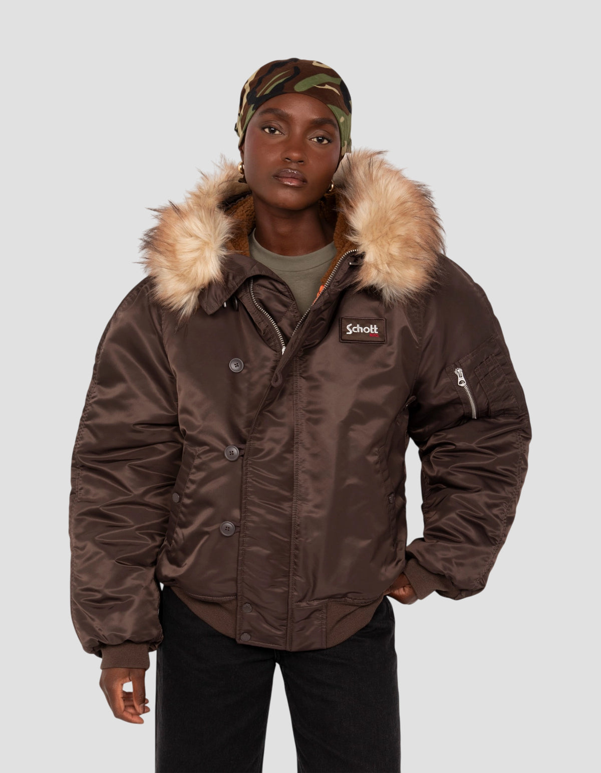 Chaqueta snorkel N2B marrón con capucha, corte oversize