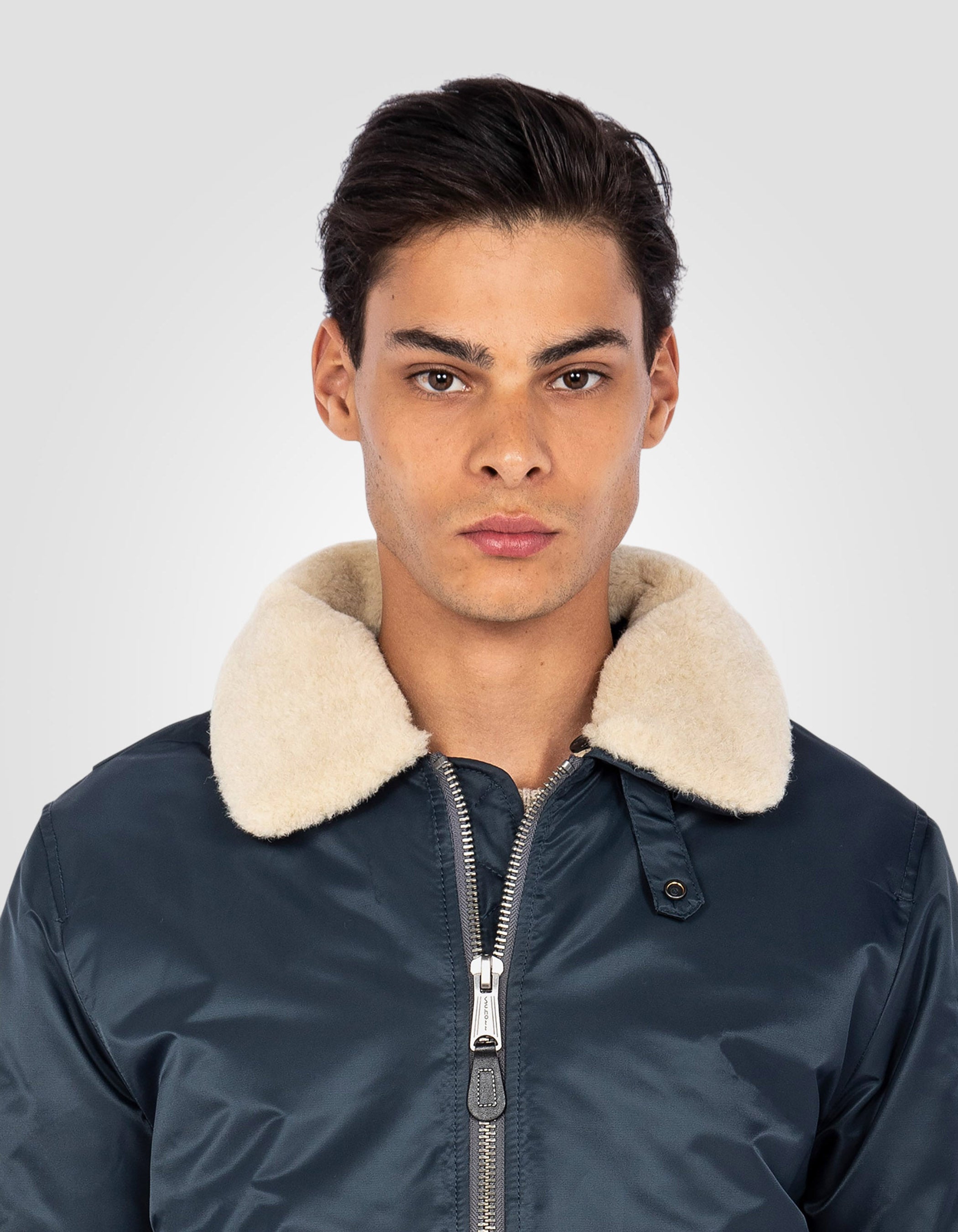 Bomber pilote bleu marine et beige en nylon recyclé-5