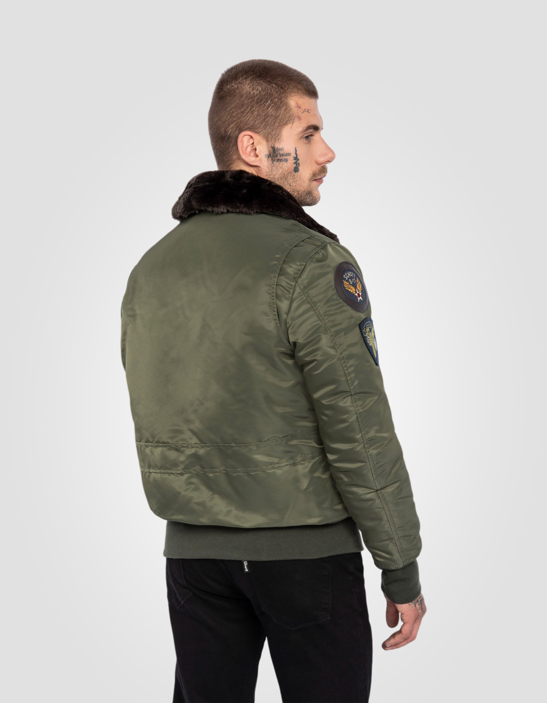 Pilot der Khaki -Armee Bumber Badgé in recyceltem Nylon-6