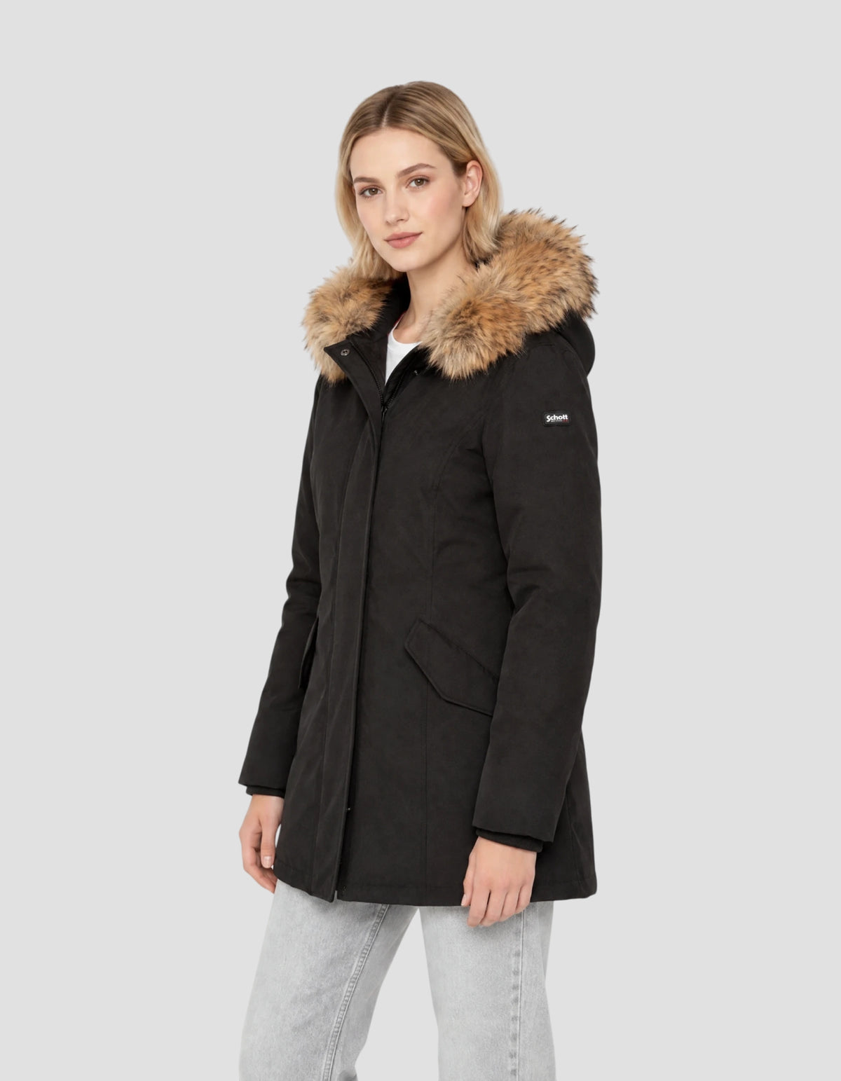 Parka nero con cappuccio bordato di pelliccia sintetica