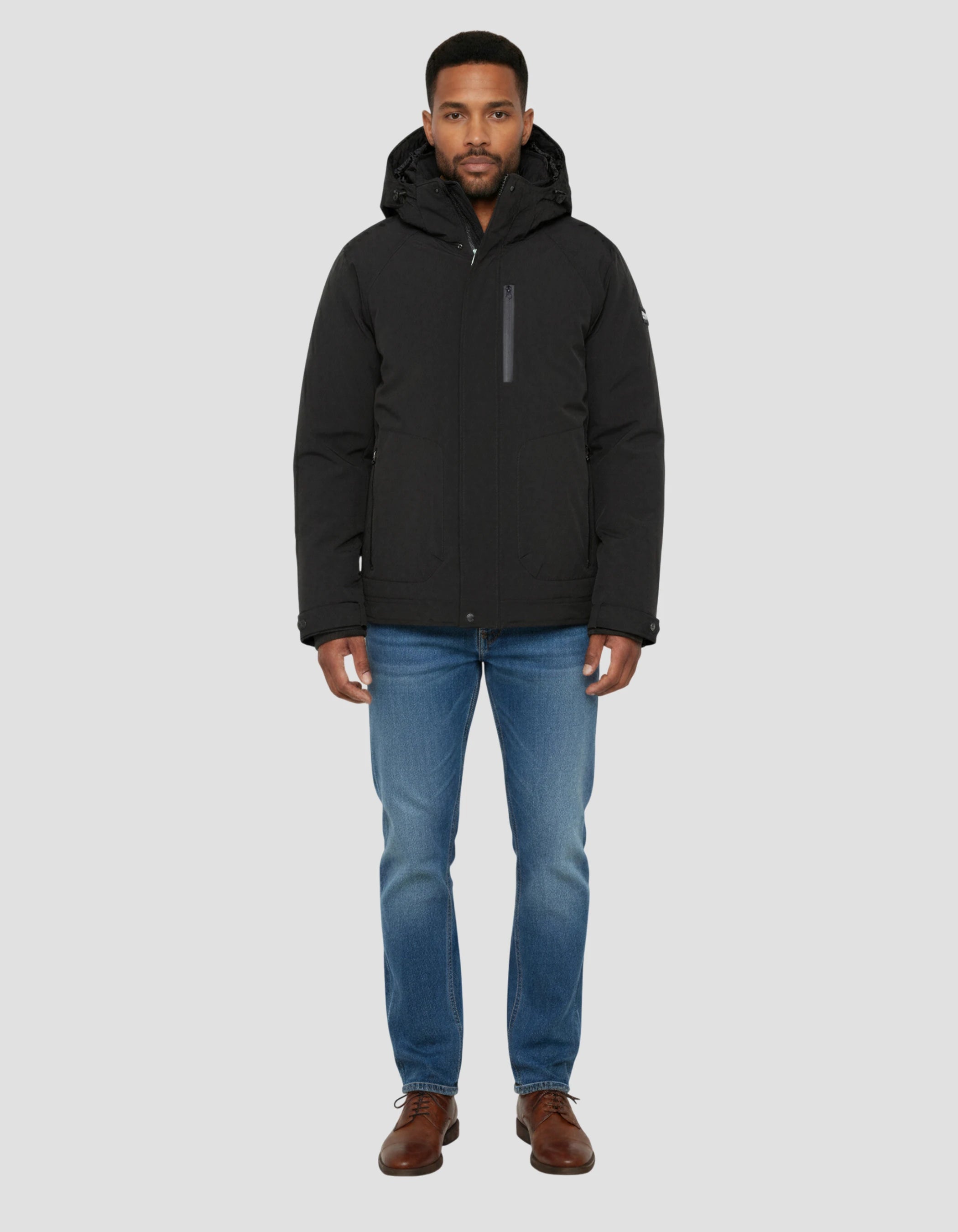 Schwarze Jacke mit Kapuze mit abnehmbarem Plastron-1