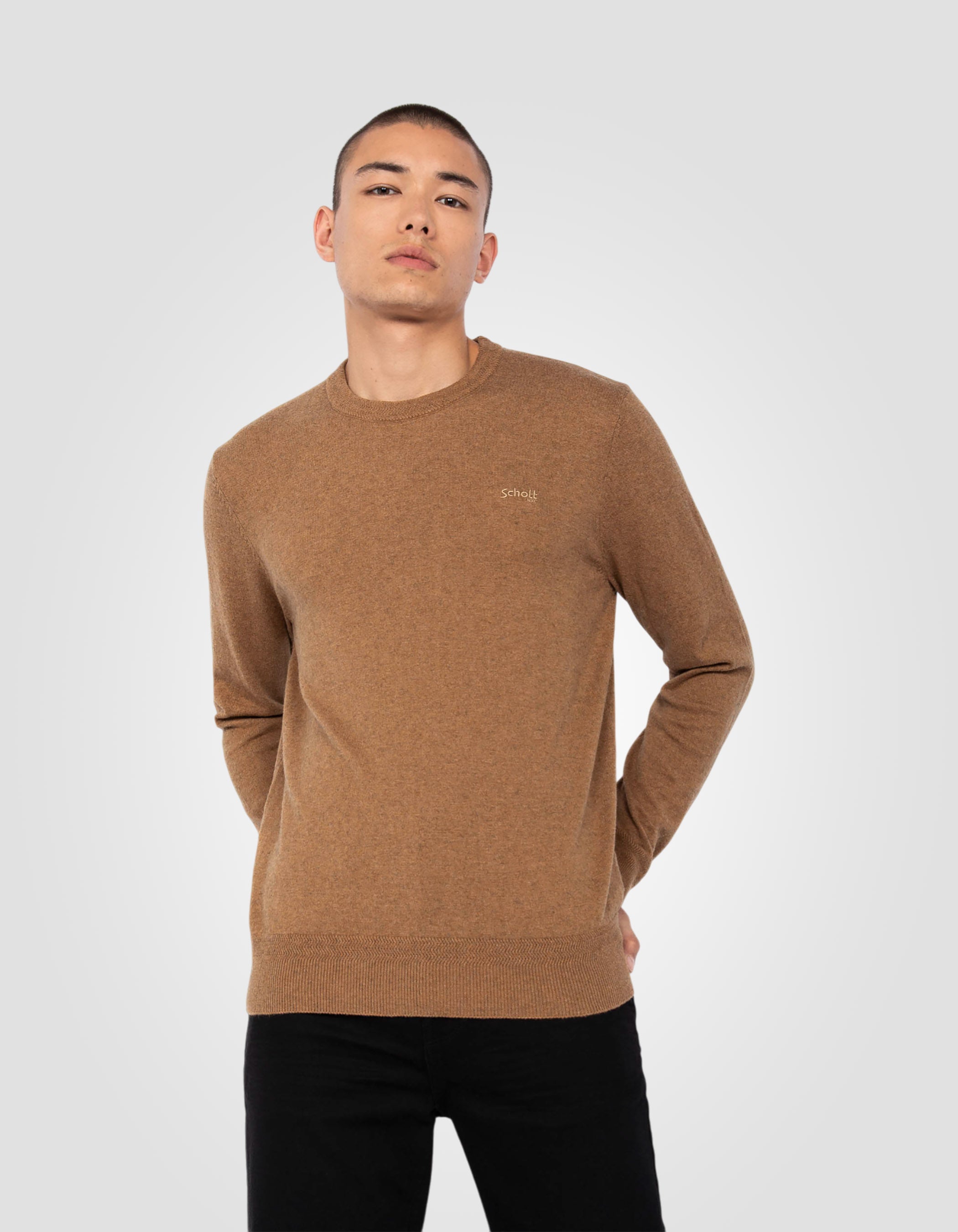 Kamelrundkragen ziehen in feines Netz ein-3