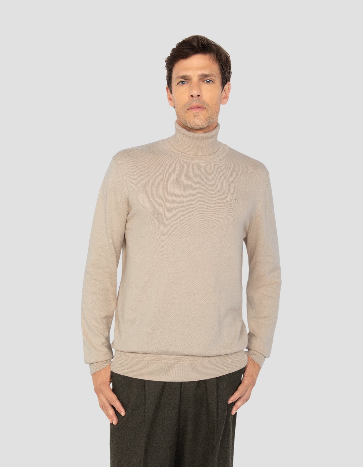 Leichter beige Rollkragenpullover in feinem Netz