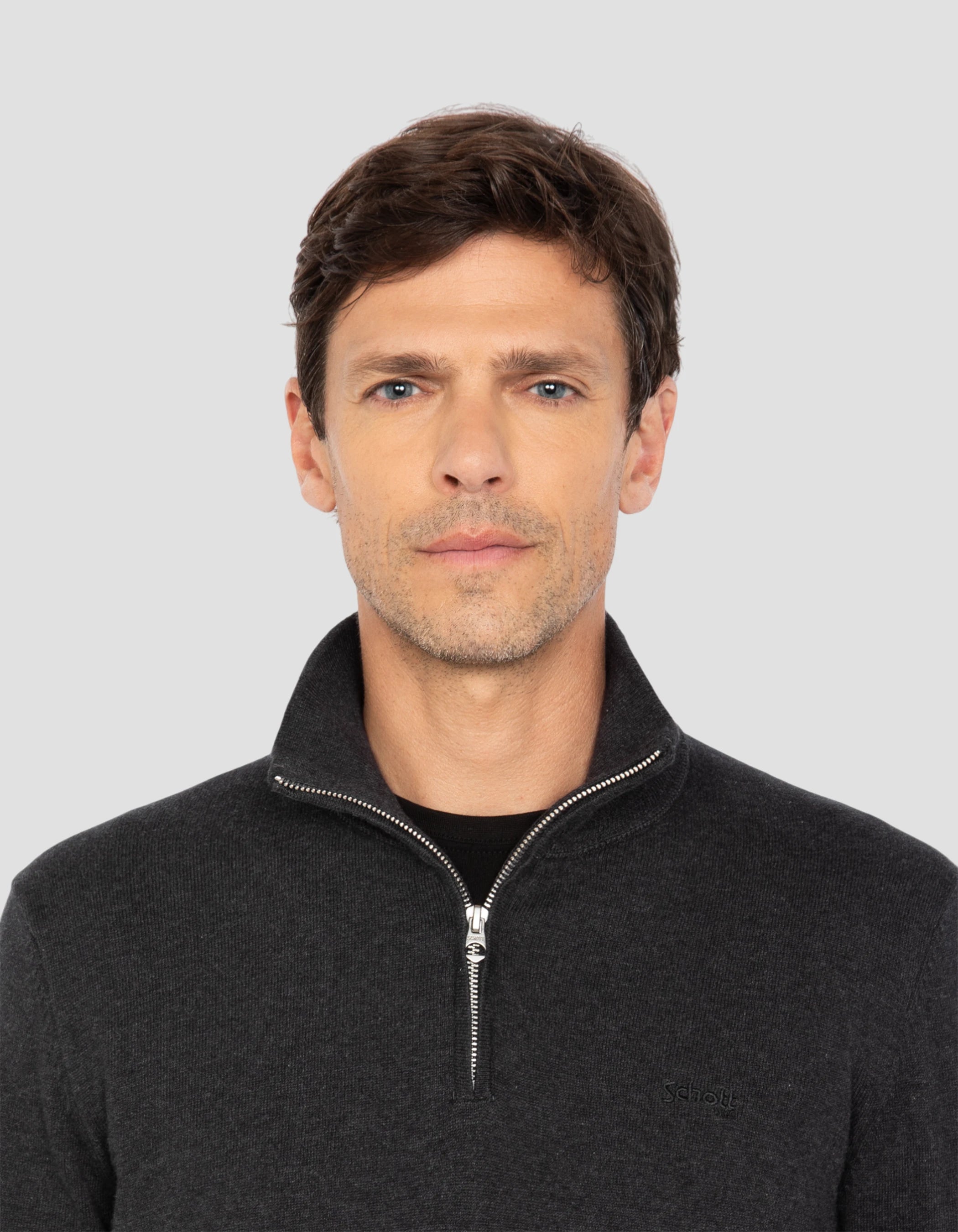 Anthrazit -Trucker, das in feinem Netz chtriert ist-4