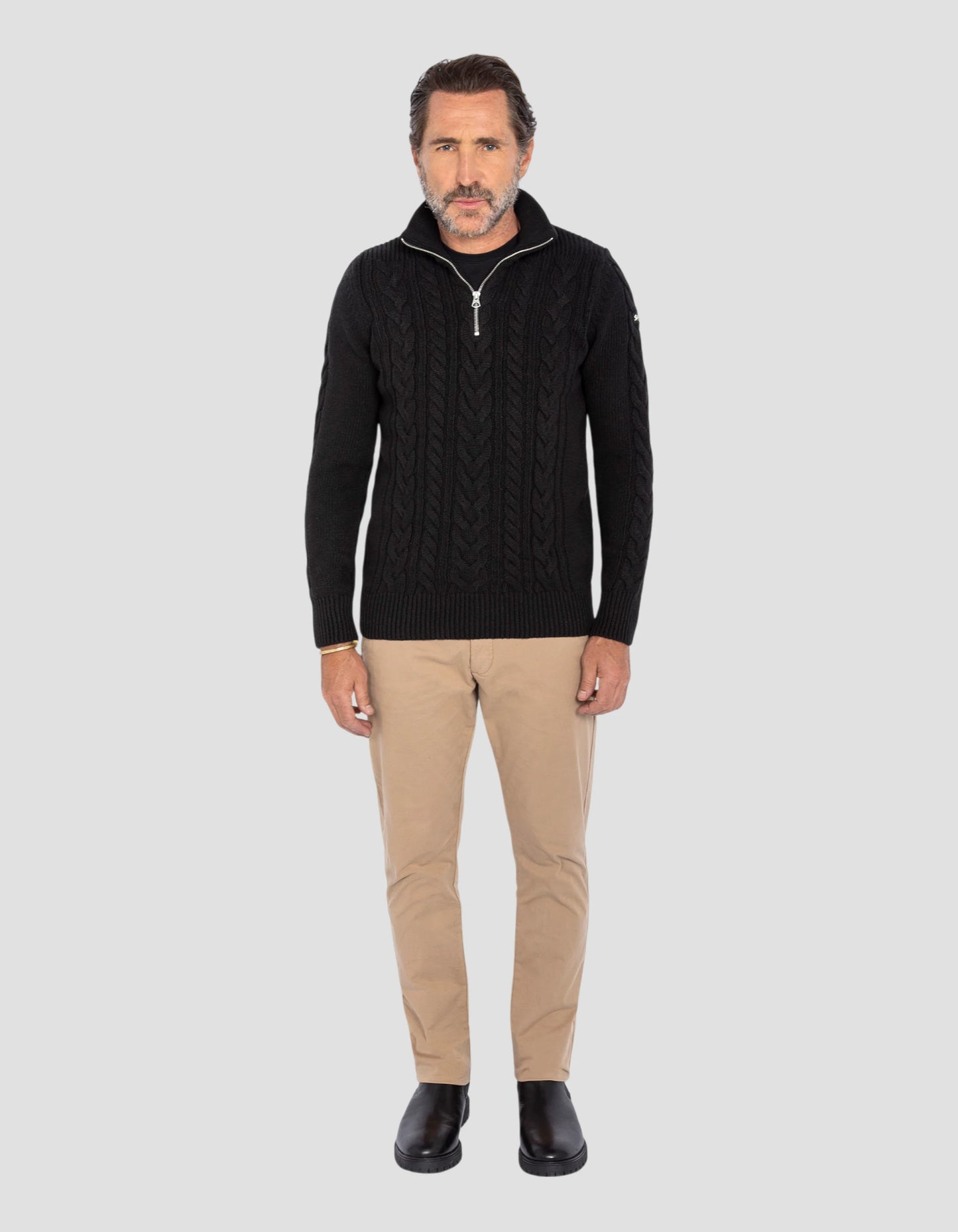 Maglione camionista nero con colpi di scena islandesi in filo riciclato