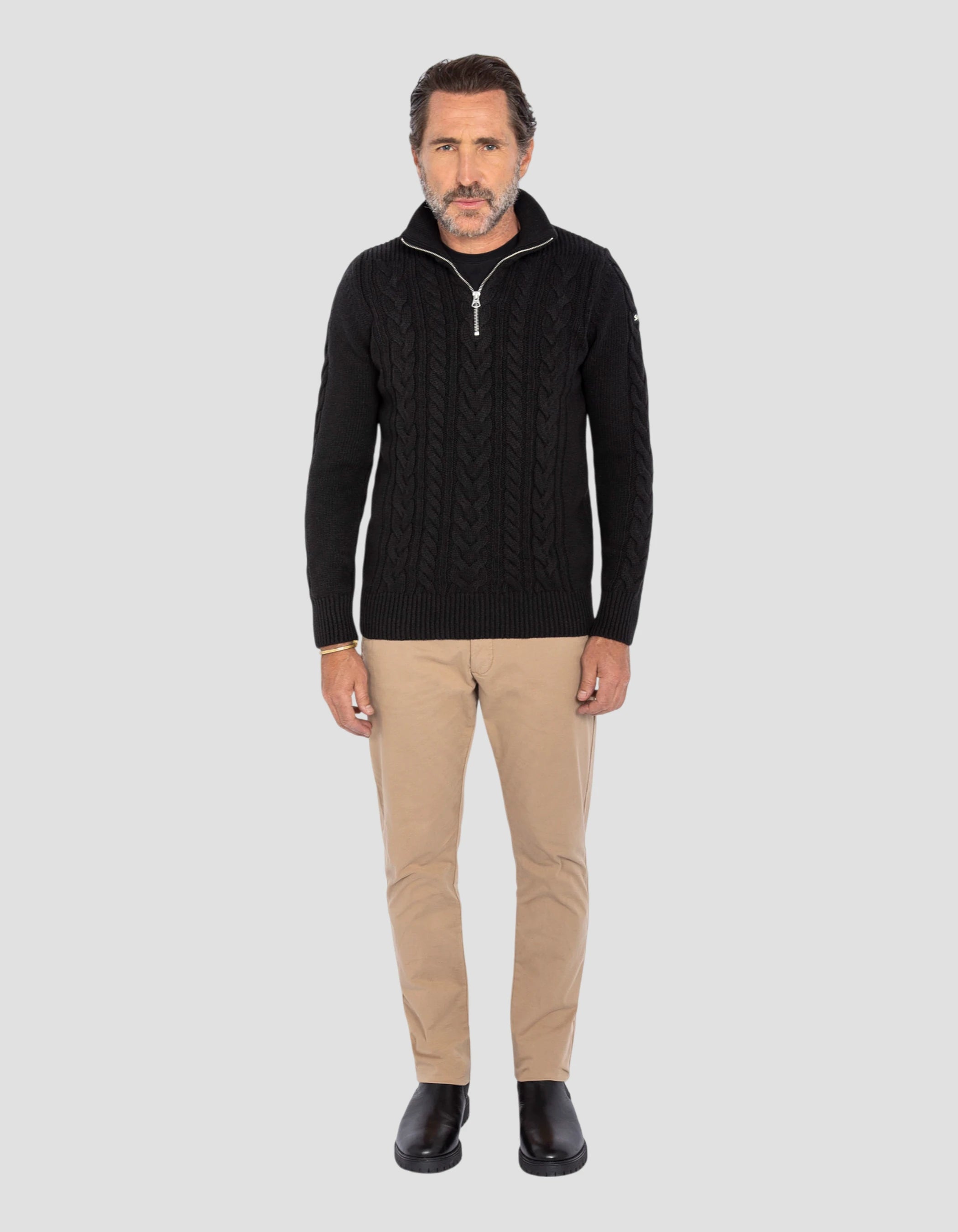 Maglione camionista nero con colpi di scena islandesi in filo riciclato-1