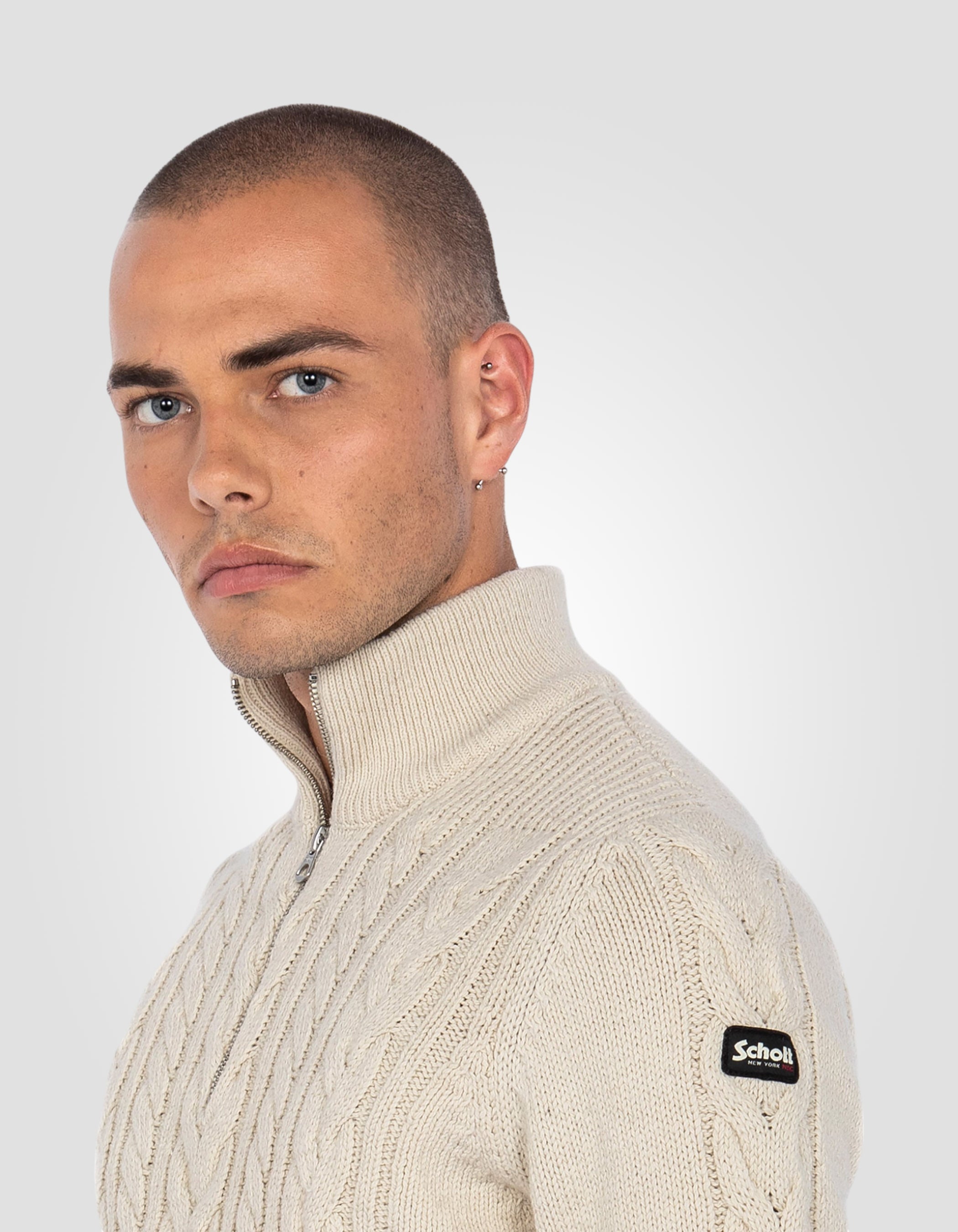 Maglione ecru camionista con colpi di scena islandesi in filo riciclato-4