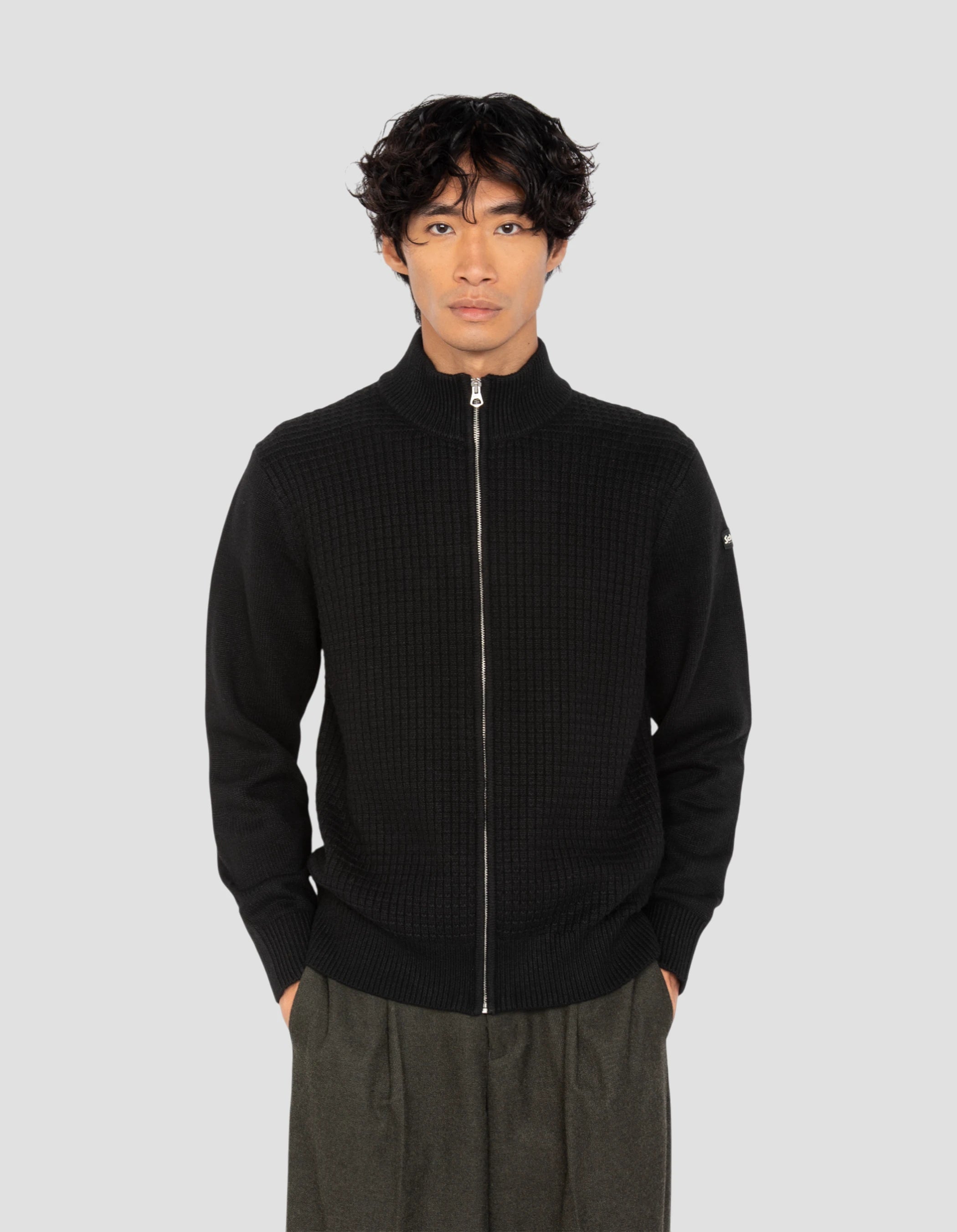 Chaleco negro con cremallera, tejido elegante-3