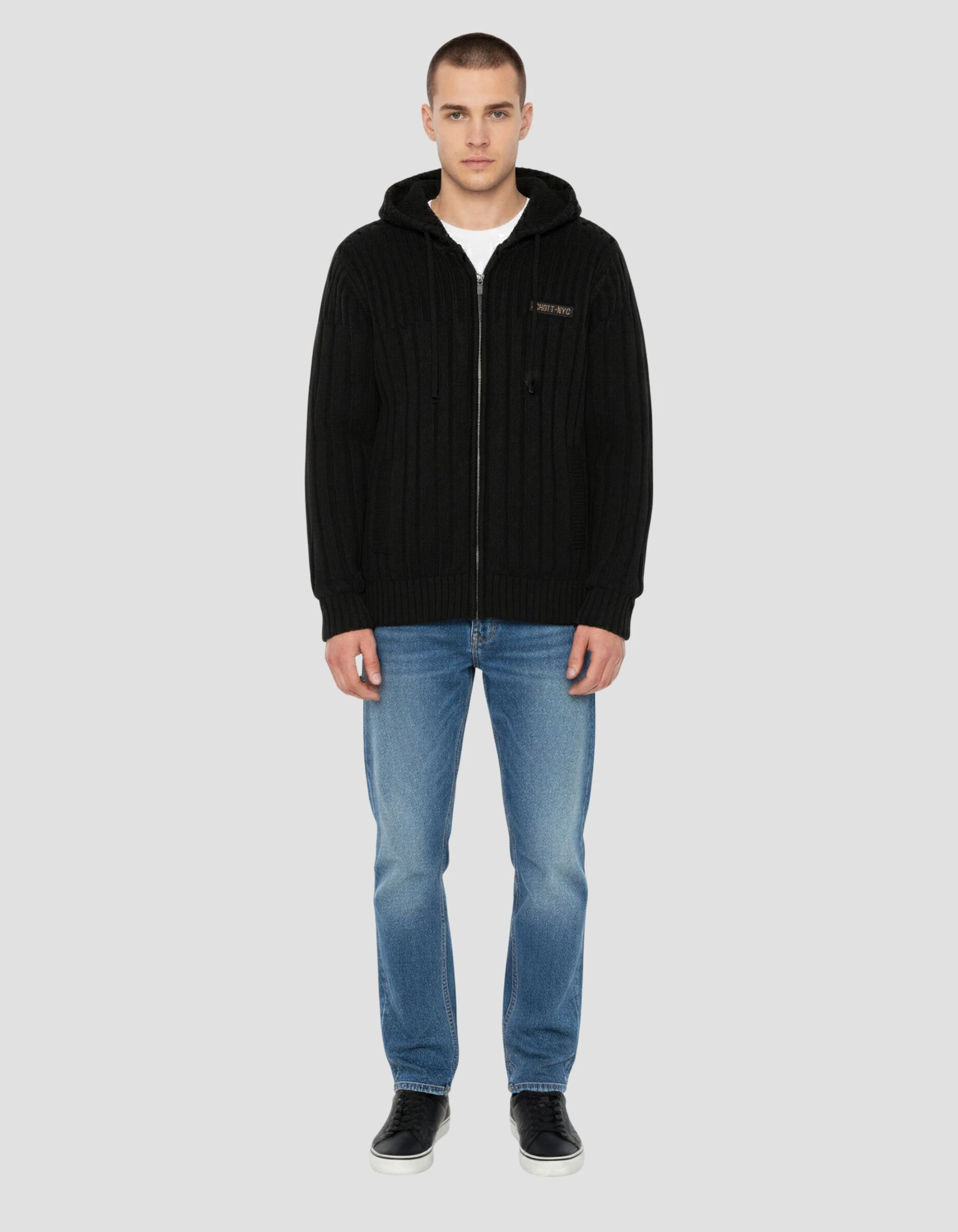 Giubbotto con cappuccio nero foderato di sherpa-1