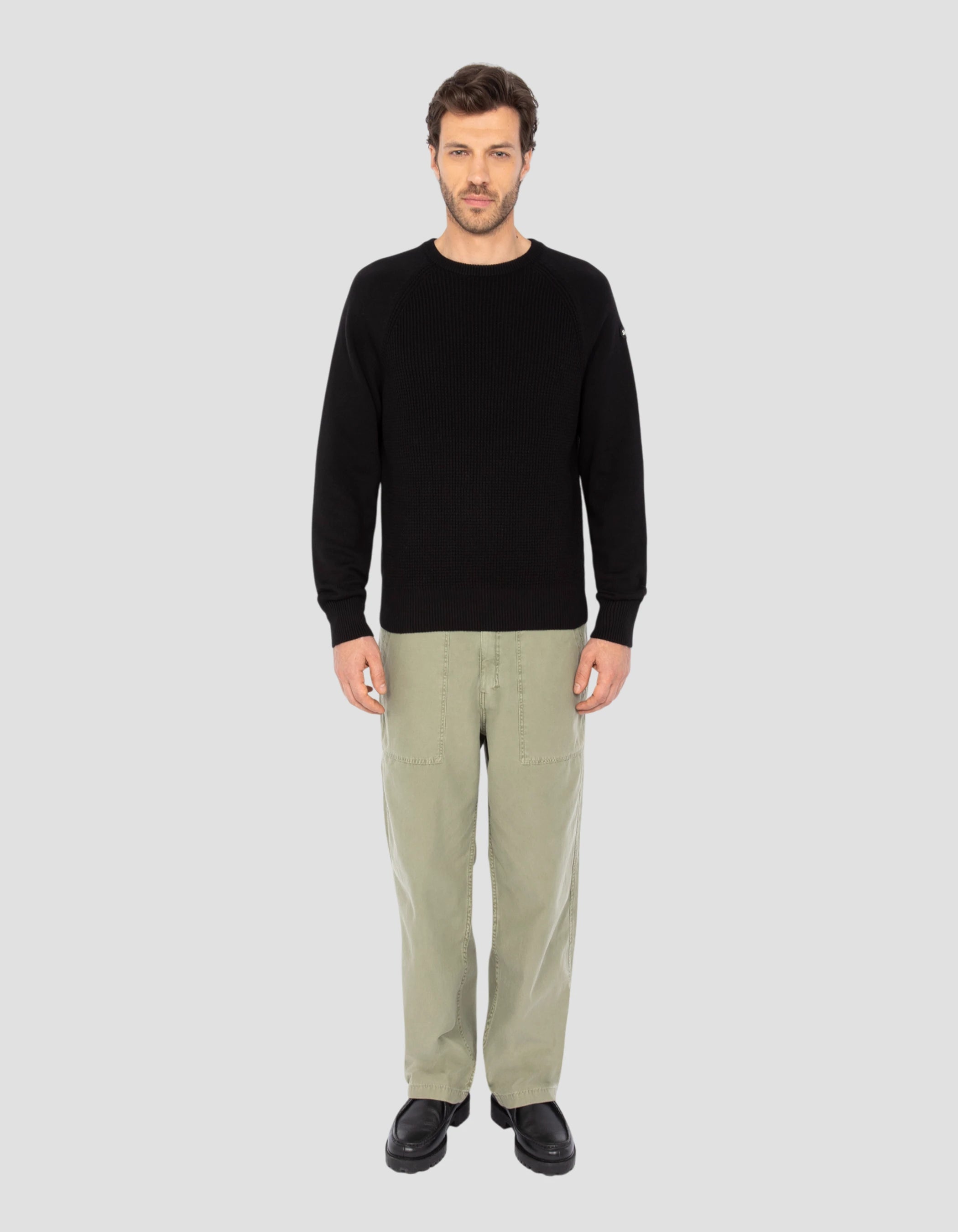 Black round neck sweater honeycomb-1