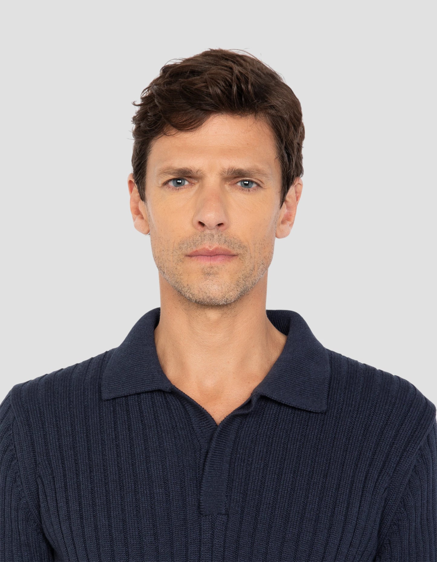 Cuesta de polo azul marino polo colo