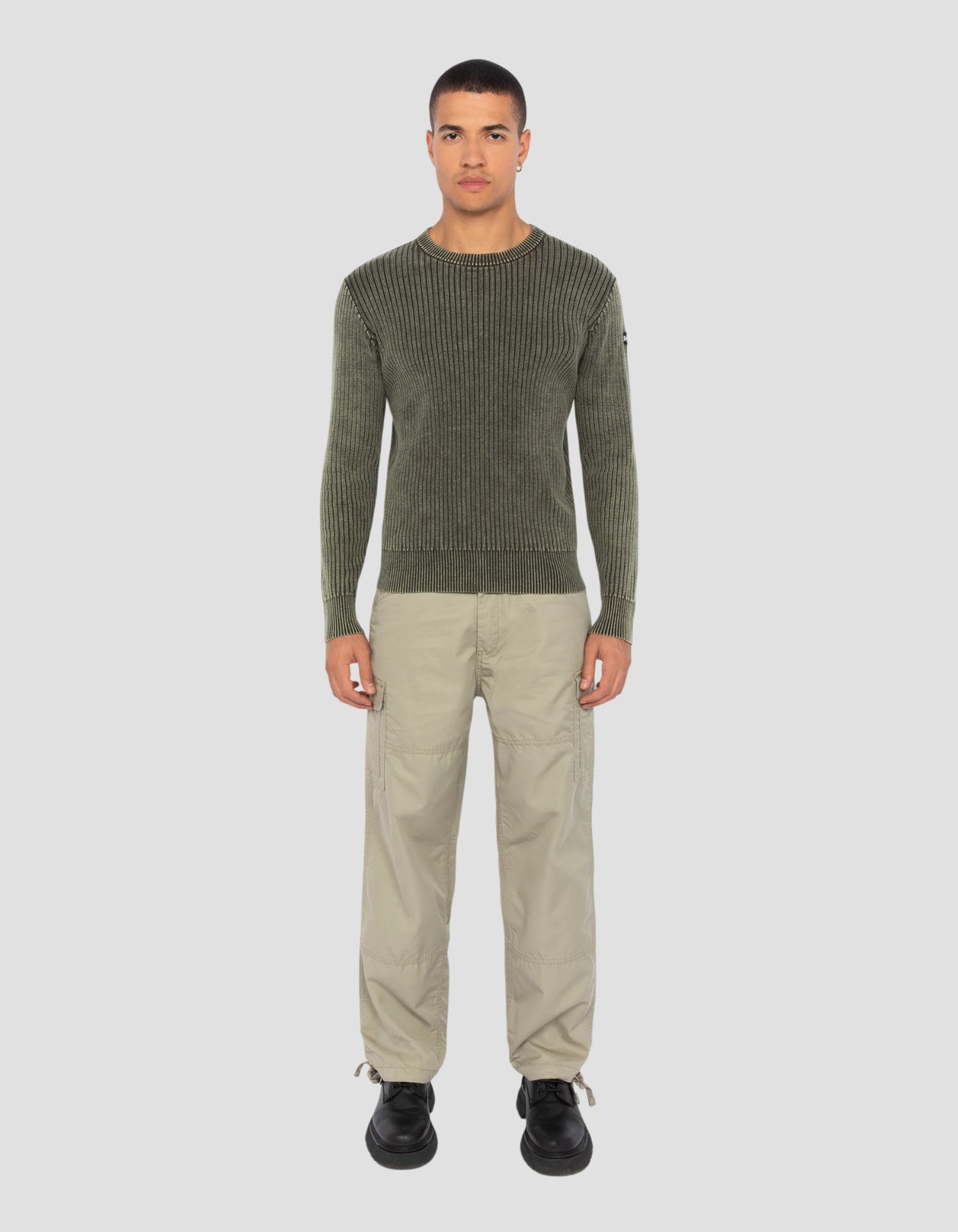 Côte gerippter dunkler Khaki Round Neckpullover