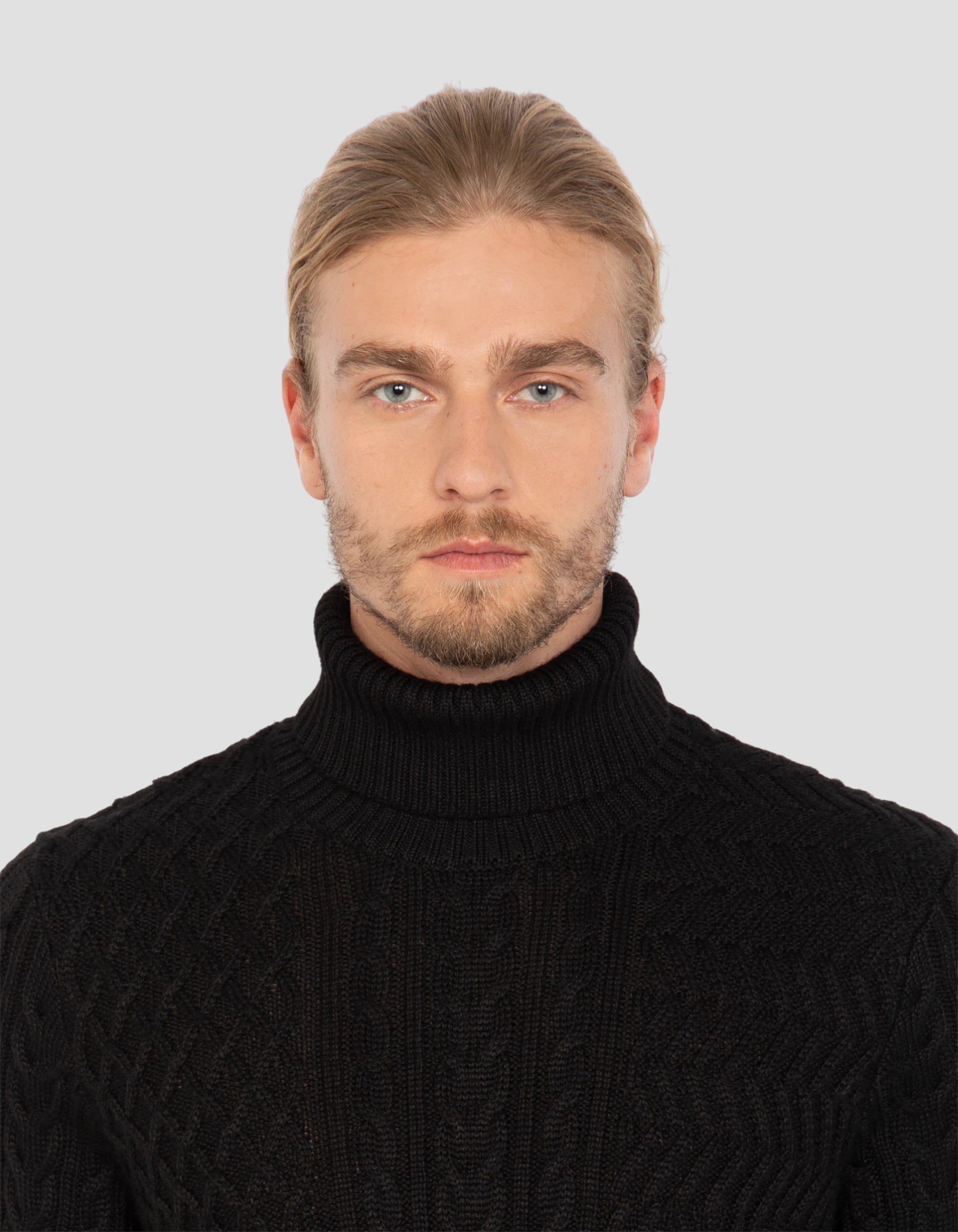 Suéter de cuello de tortuga negro, malla retorcida-4