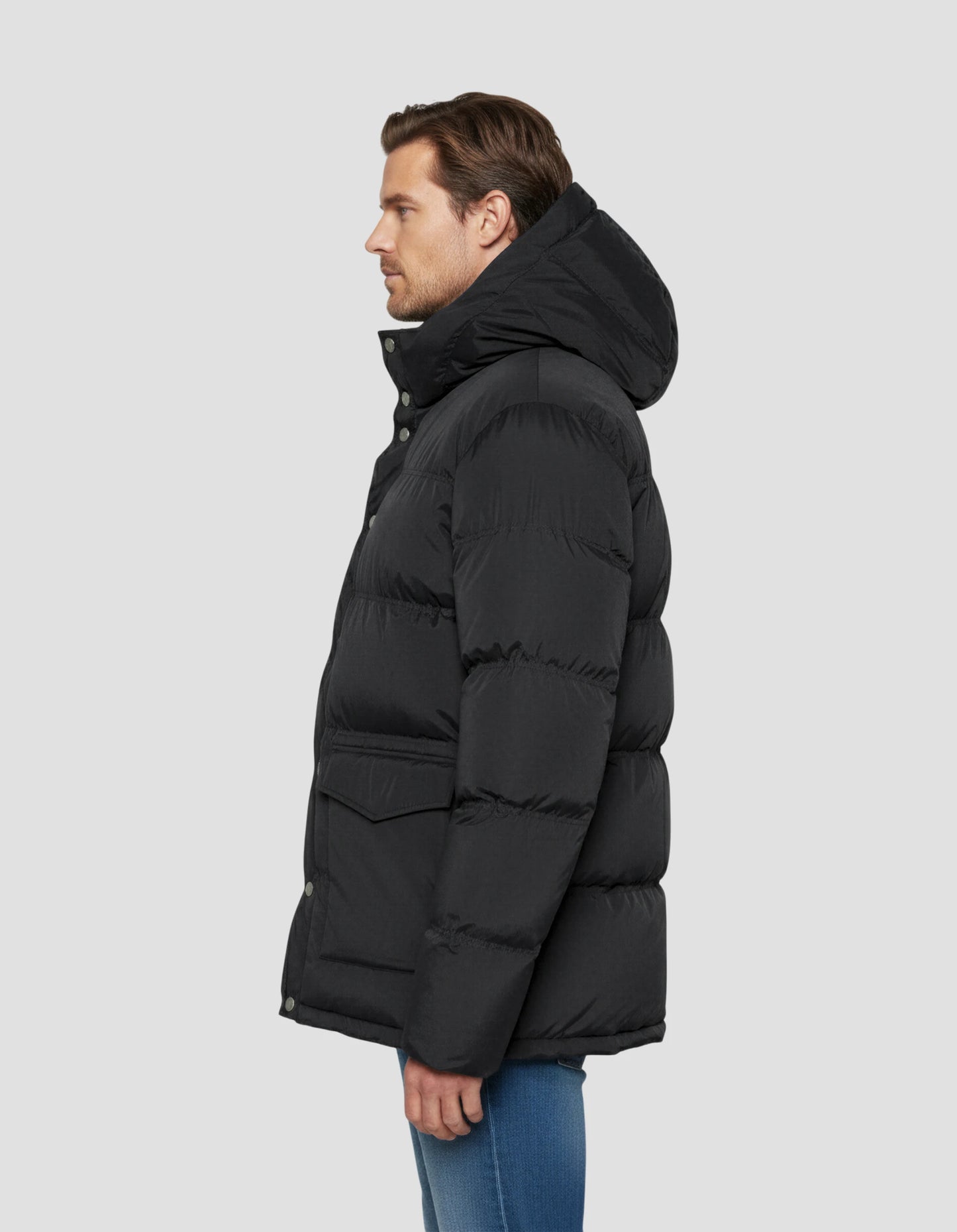 Schwarze Down -Jacke mit abnehmbarem Kunstpelzkragen