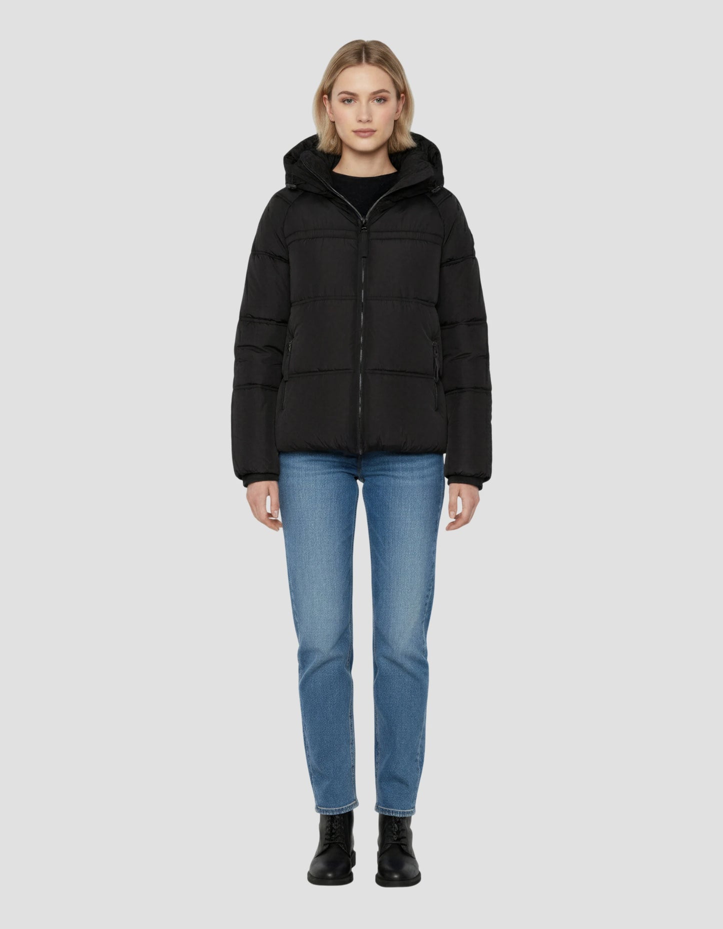 Giacca nera down con collare rimovibile in pelliccia