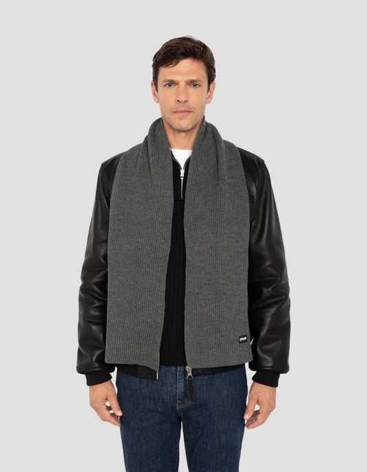 Écharpe anthracite en maille côtelée