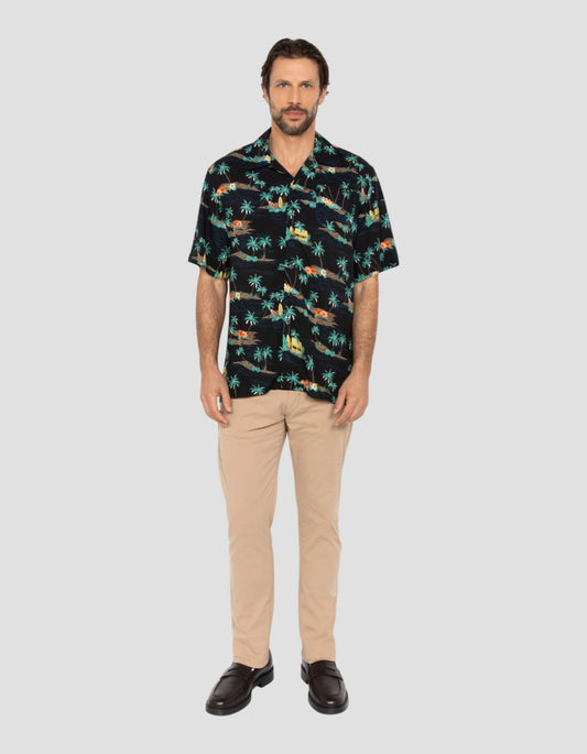 Camisa hawaiana negra clara