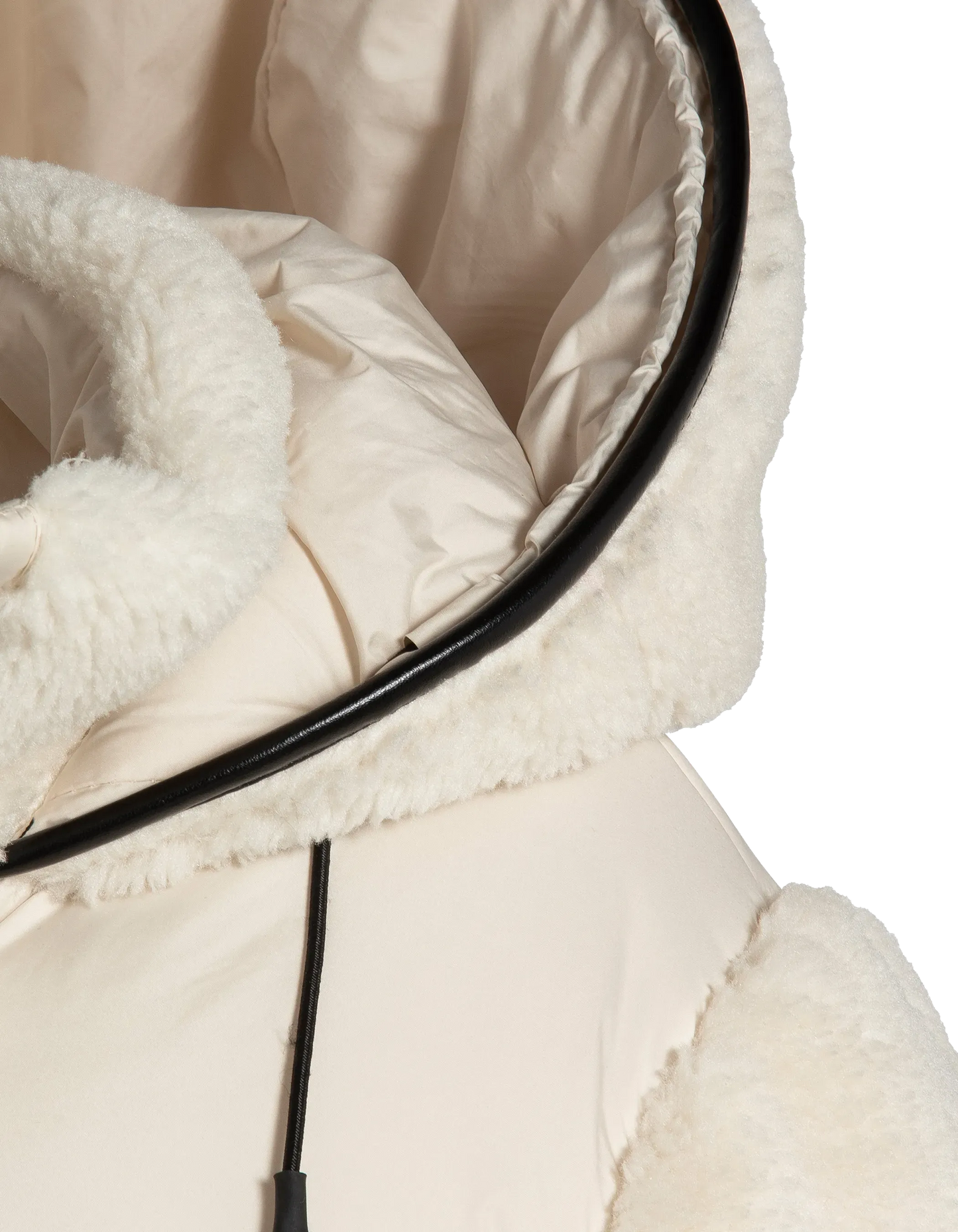 Giacca nera rotta con colletto di pelliccia in finto rimovibile