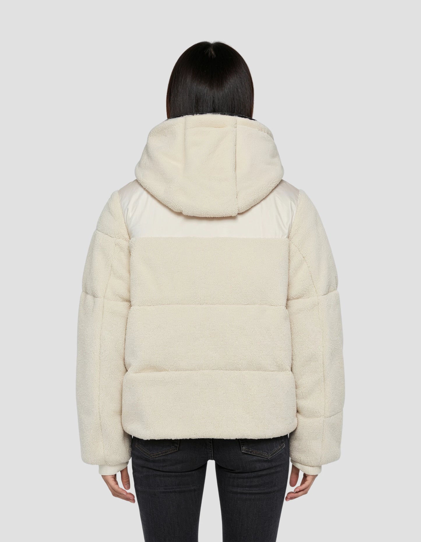 Giacca nera rotta con colletto di pelliccia in finto rimovibile