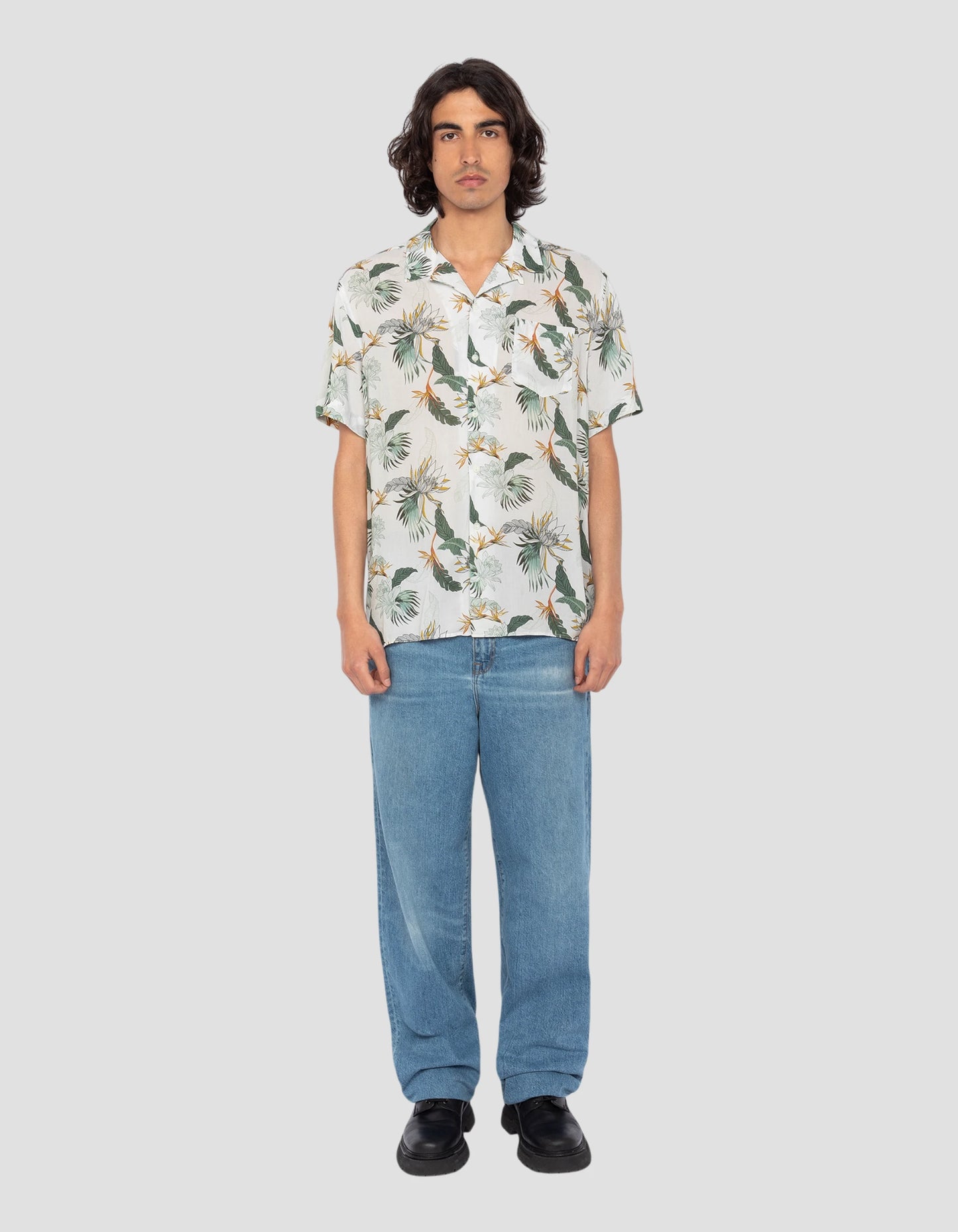 Camisa hawaiana blanca