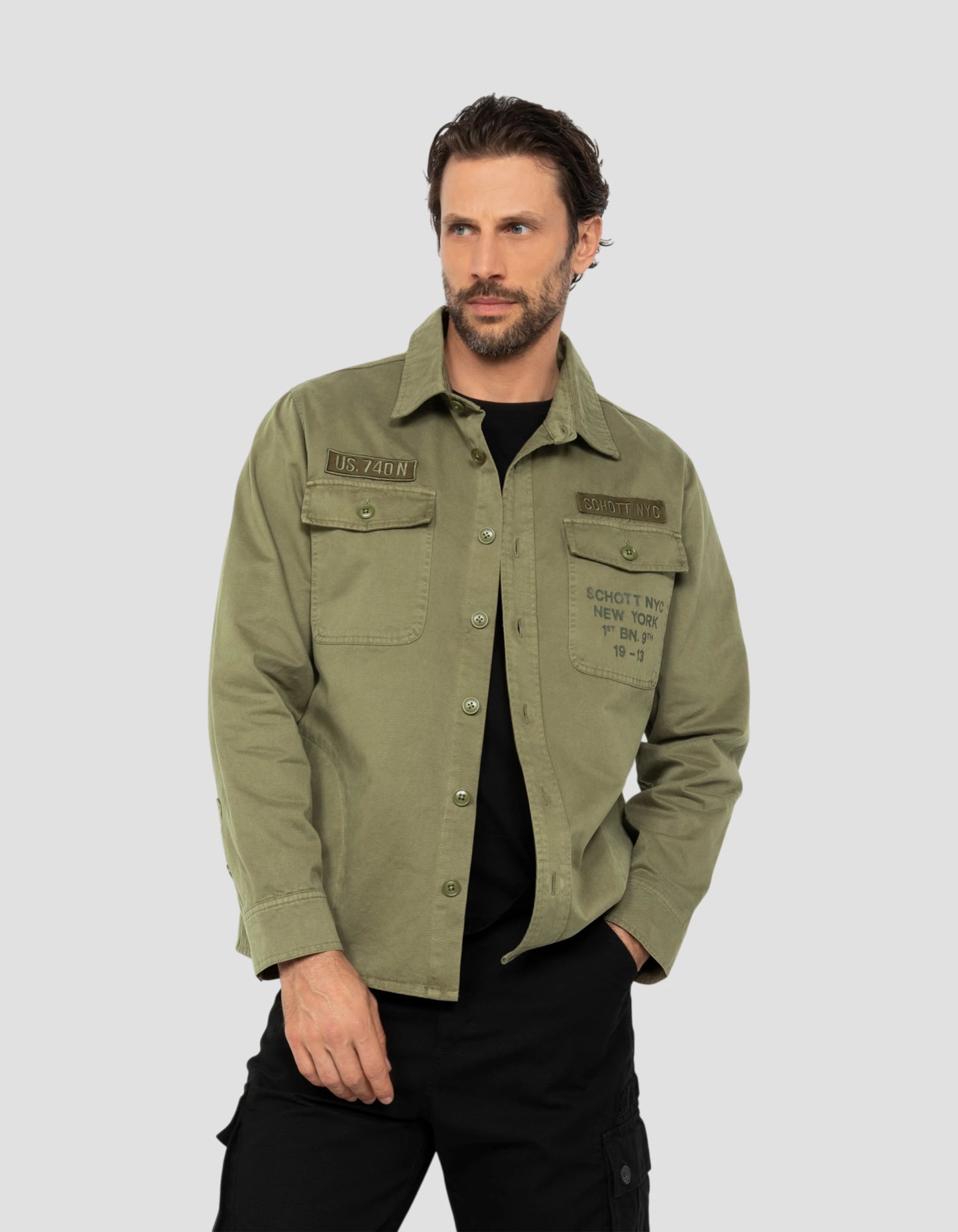 Sovracamicia militare ricamata e stampata color kaki in cotone lavato