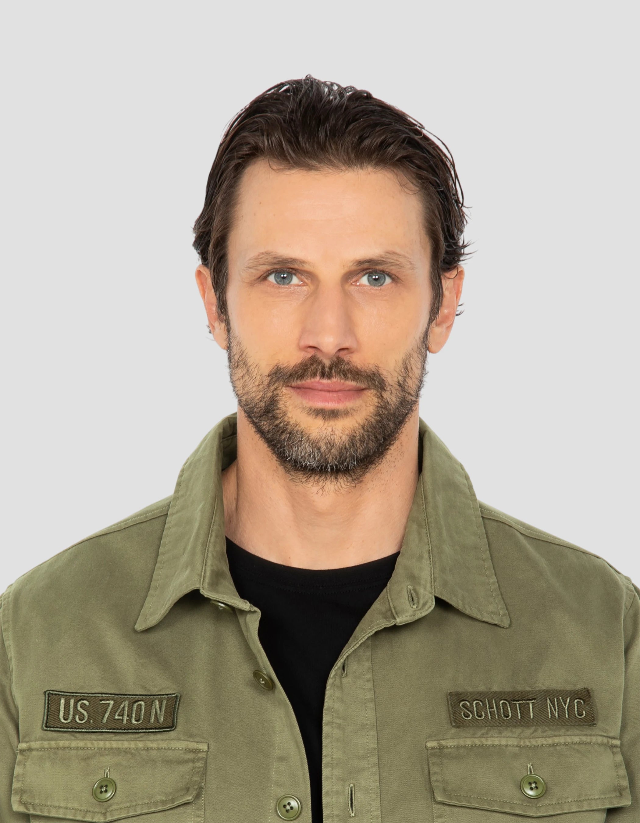 Sovracamicia militare ricamata e stampata color kaki in cotone lavato-4