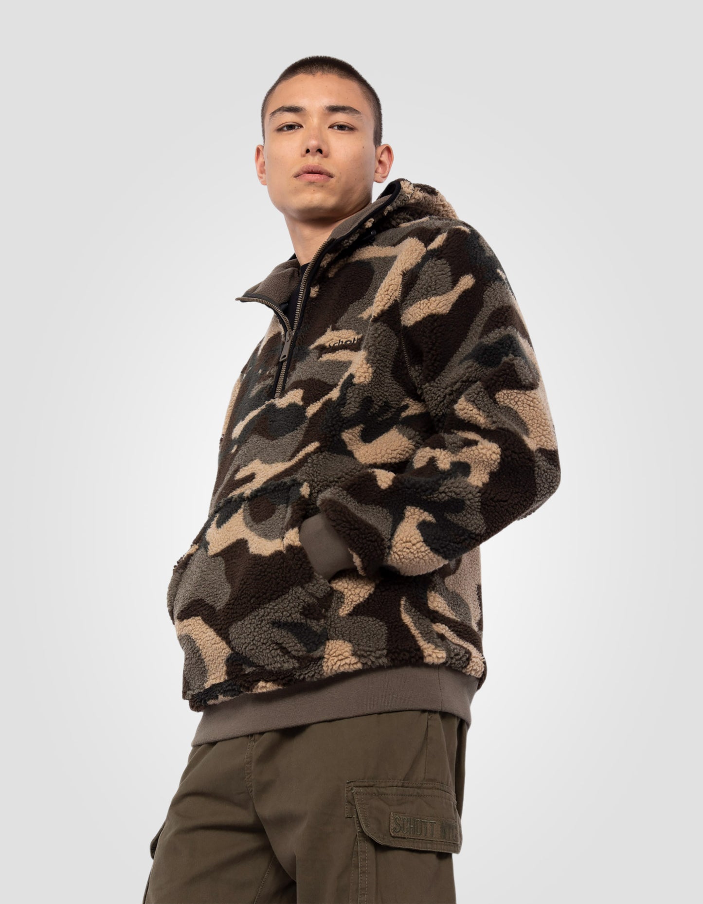 Sweatshirt camouflage à capuche en sherpa