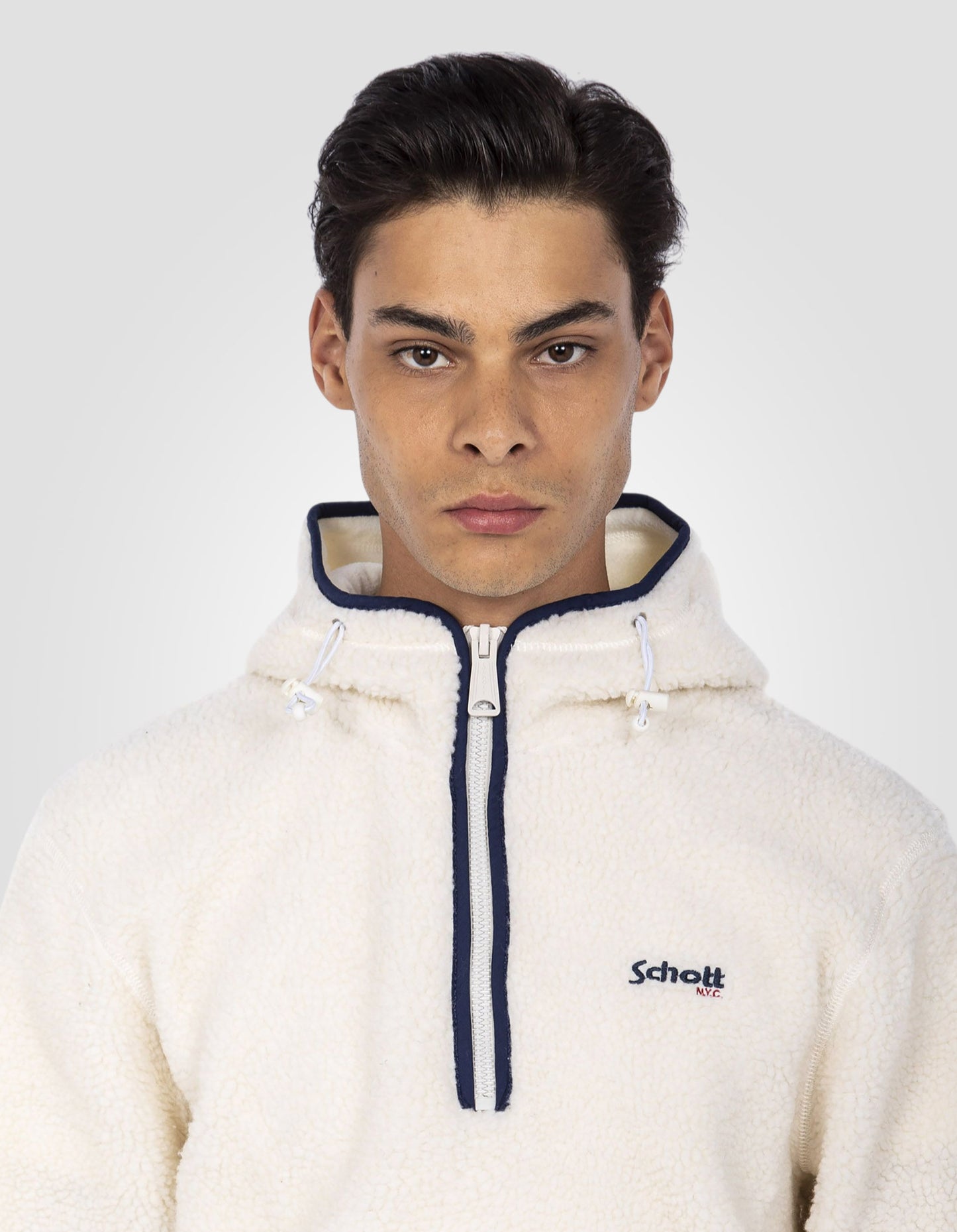 Sweatshirt blanc à capuche en sherpa