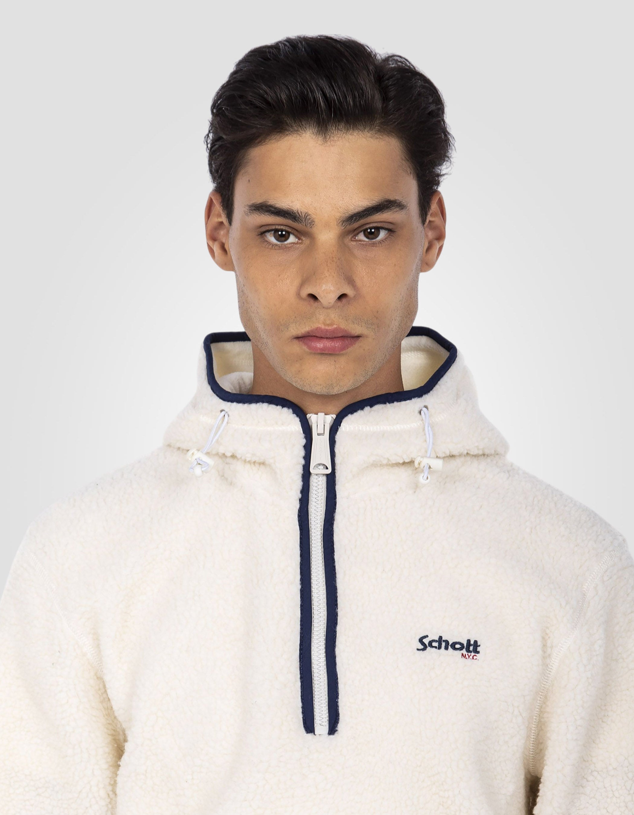 Sweatshirt blanc à capuche en sherpa-4