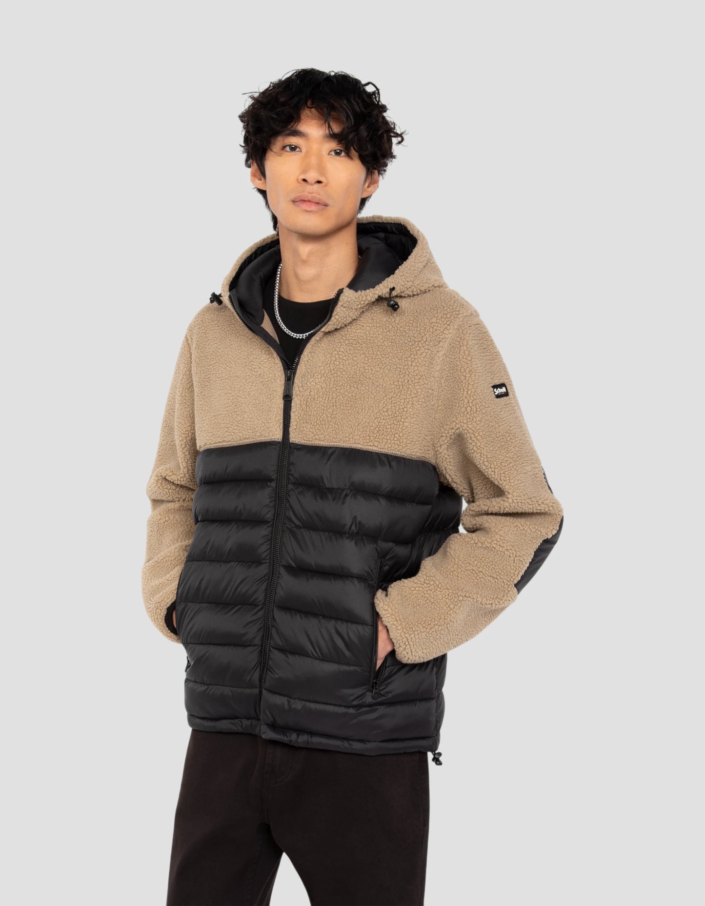 Giacca con cappuccio beige e con cappuccio nero Materiale Sherpa e Nylon coccolone