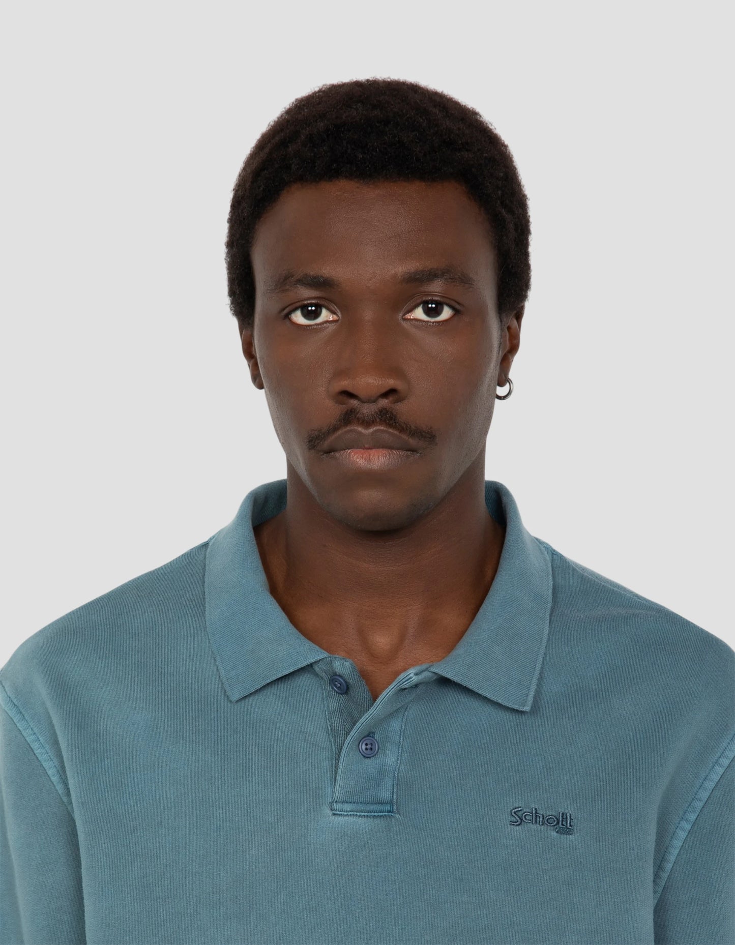 Sweatshirt col polo bleu, effet délavé