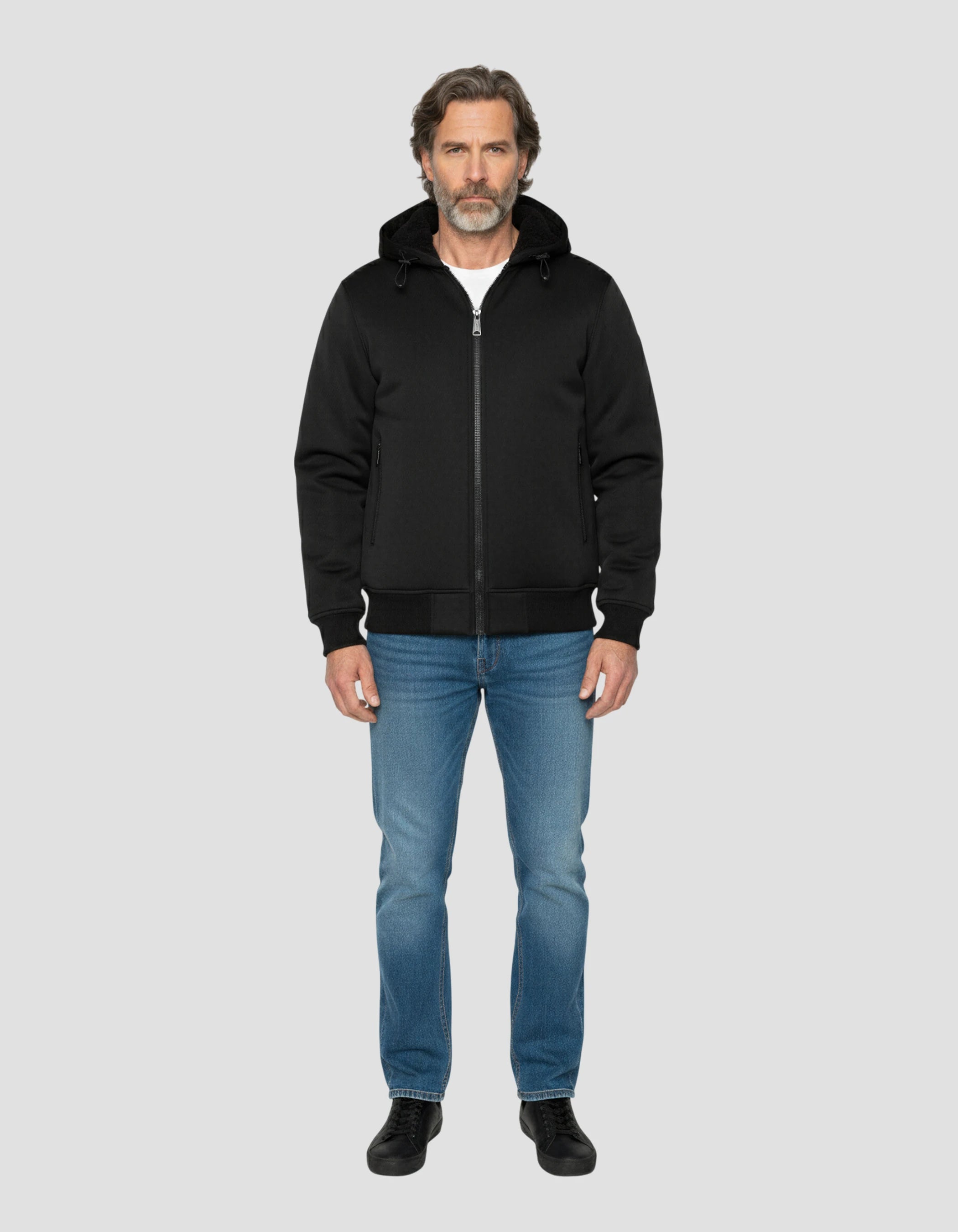 Chaleco negro técnico encapuchado-1