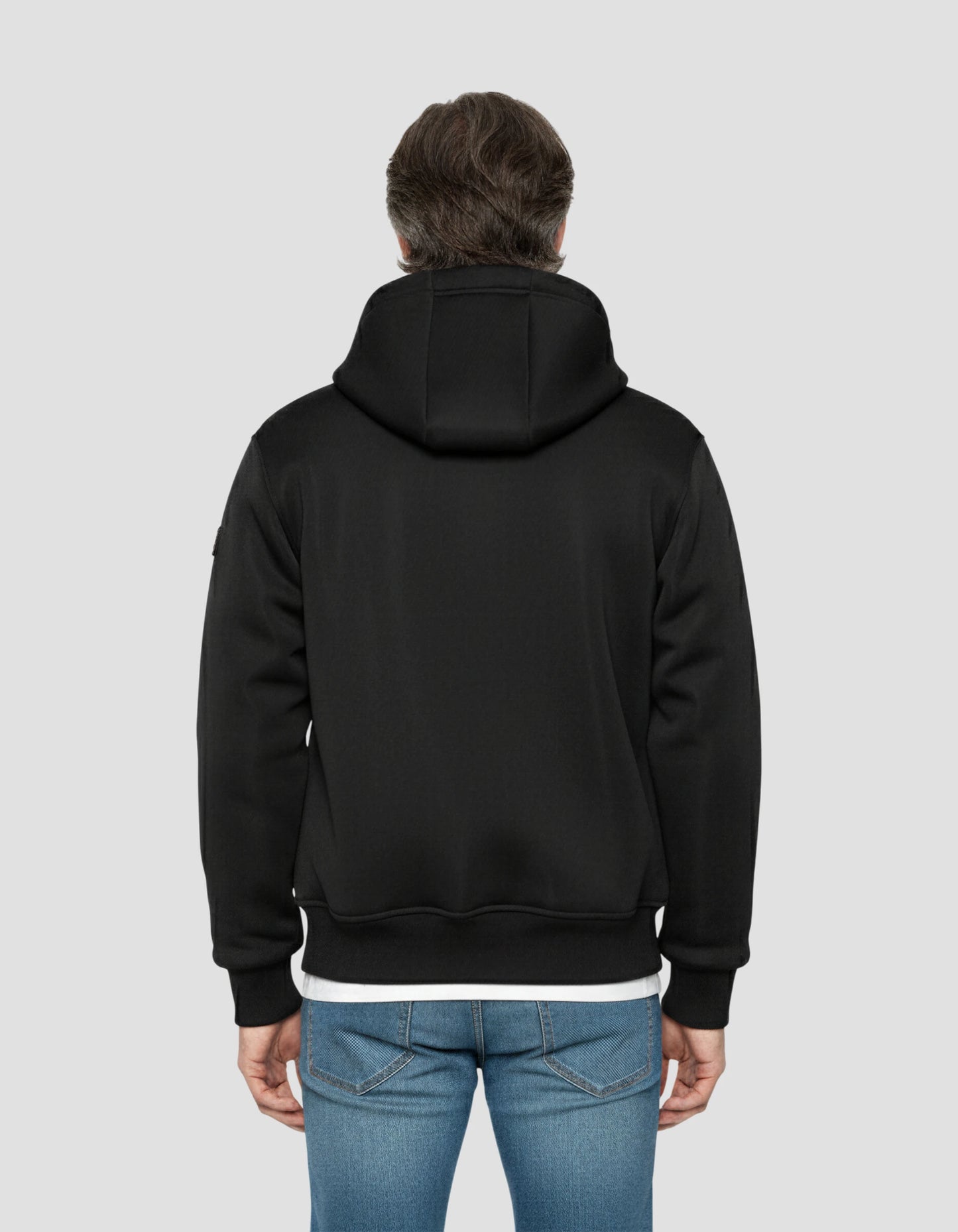 Chaleco negro técnico encapuchado